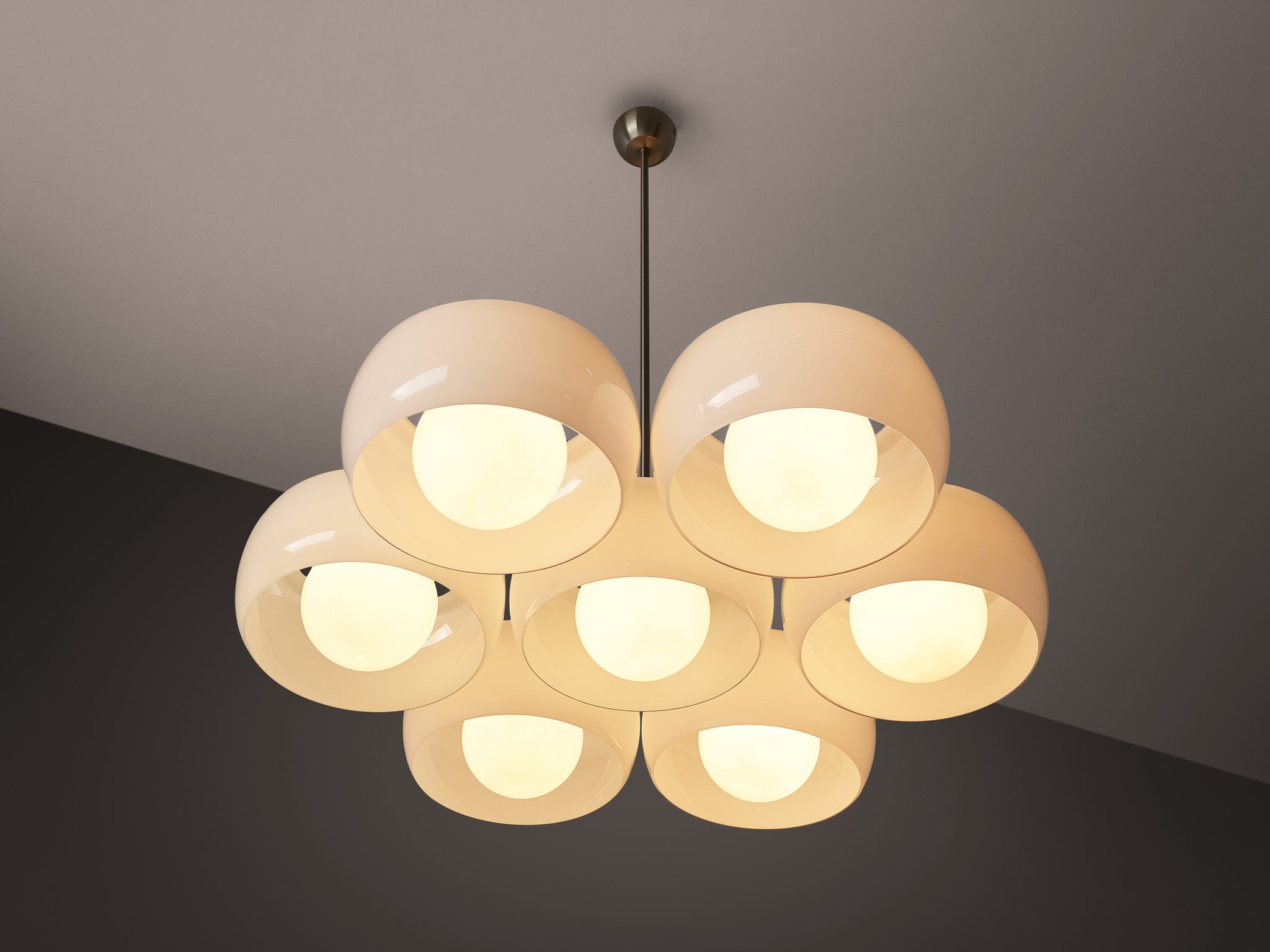 Vico Magistretti for Artemide Chandelier 'Eptaclinio' in Opaline Glass Lighting Morentz