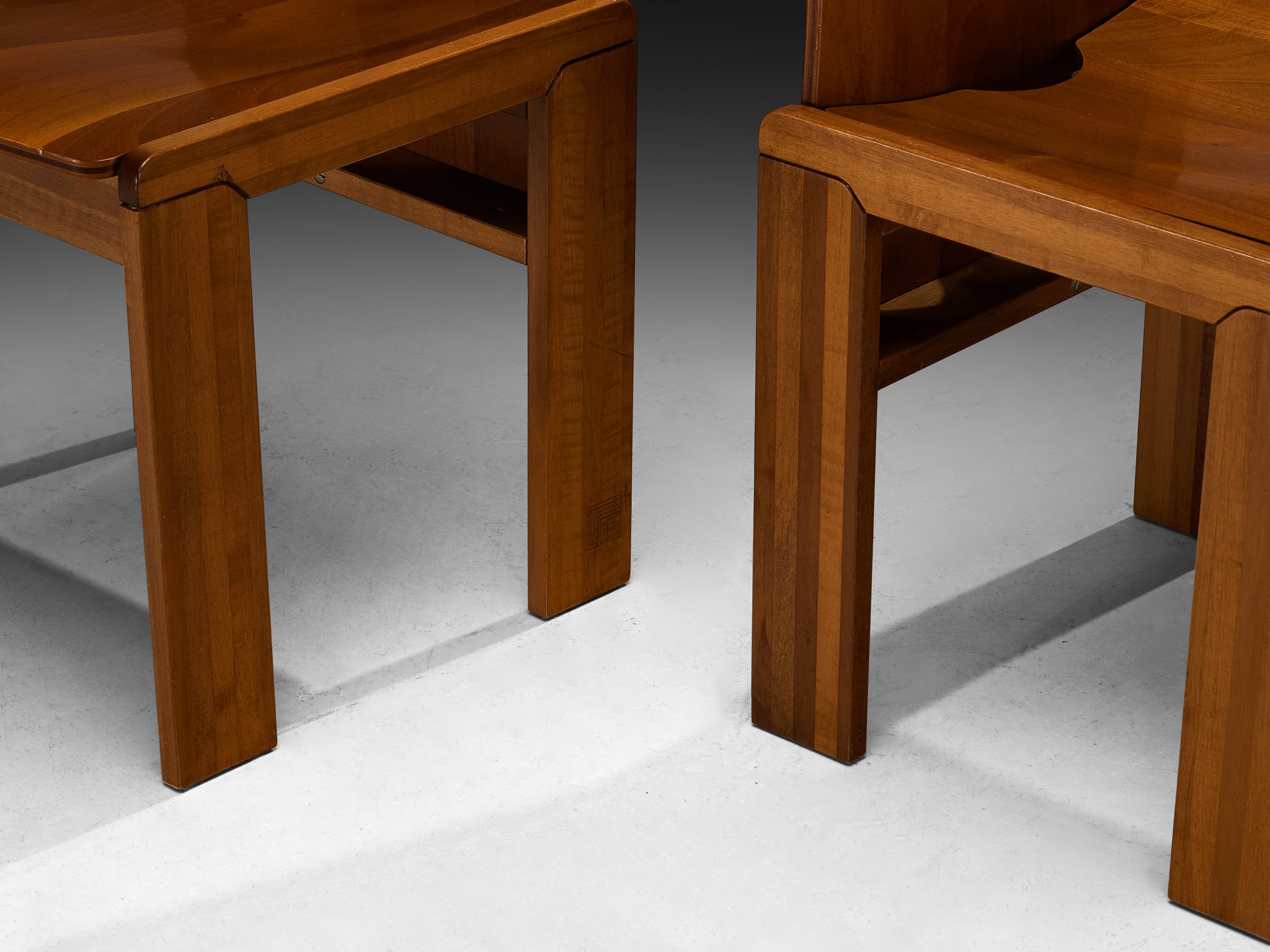 Italian Post-Modern Set of Six Dining Chairs in Walnut Wood Seating Morentz