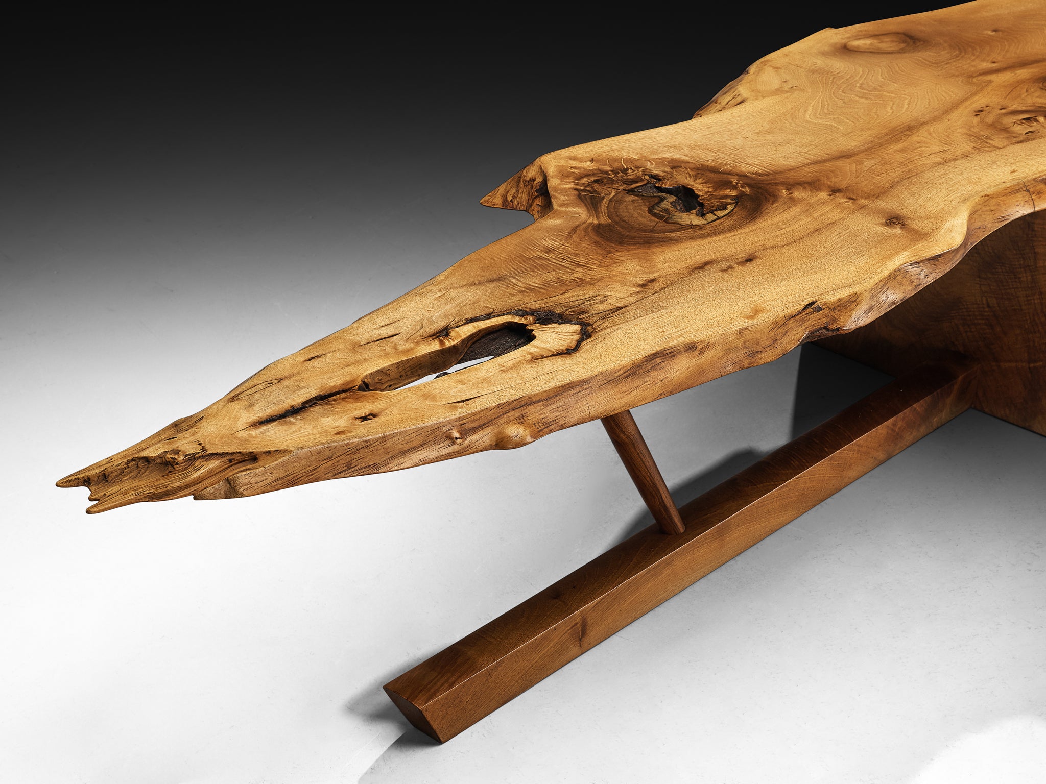 George Nakashima 'Minguren II' Coffee Table in English Walnut Tables Morentz