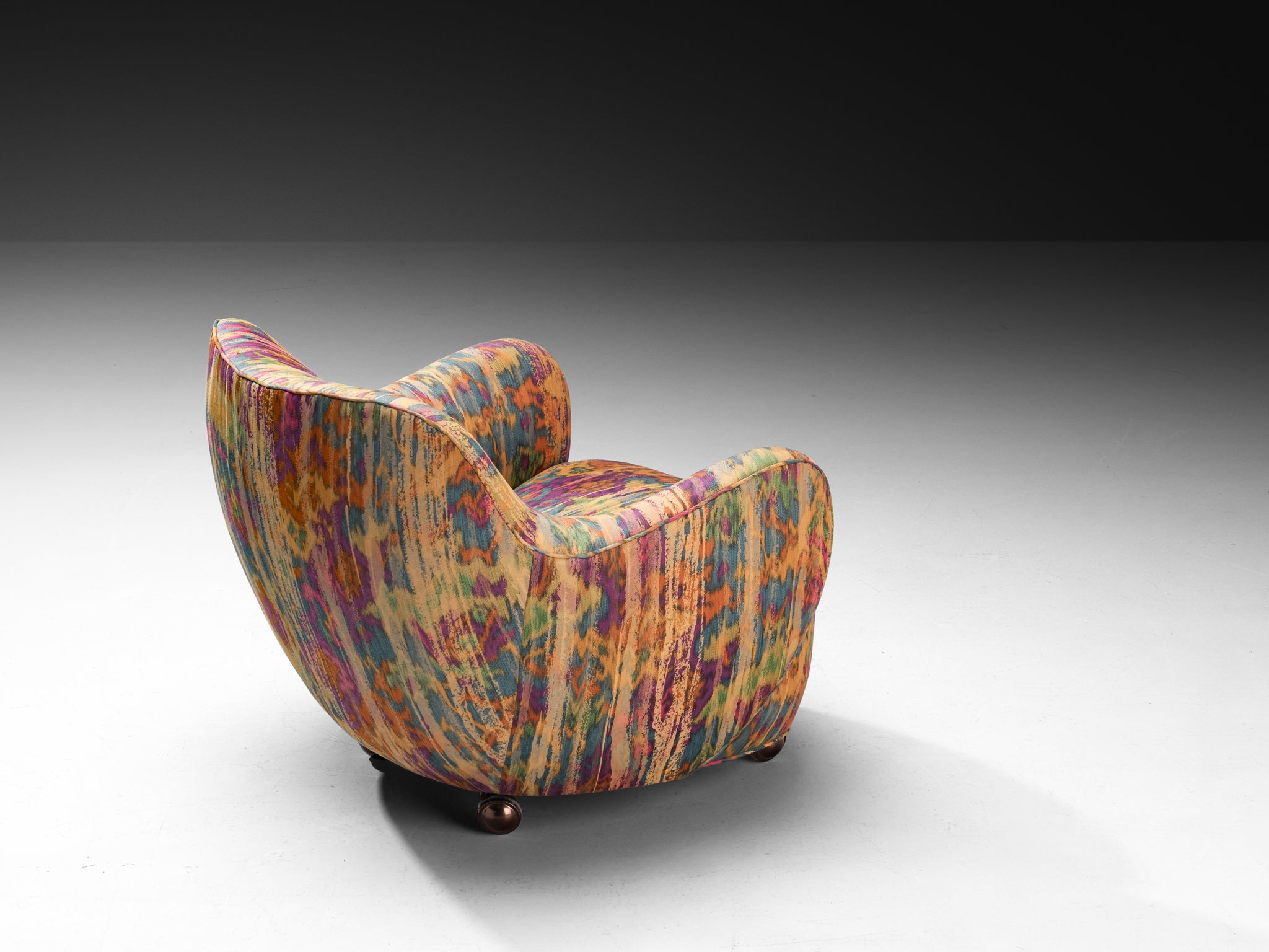 Vladimir Kagan Pair of 'Barrel' Lounge Chairs in Multicolored Abstract Fabric Seating Morentz