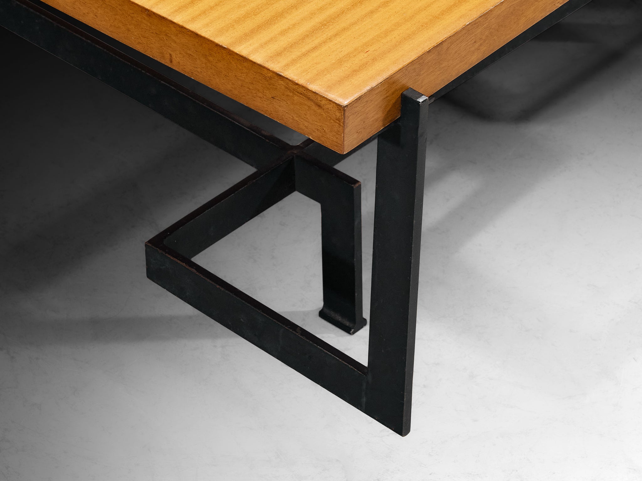 Modernist Italian Coffee Table in Mahogany Wood and Lacquered Steel Tables Morentz