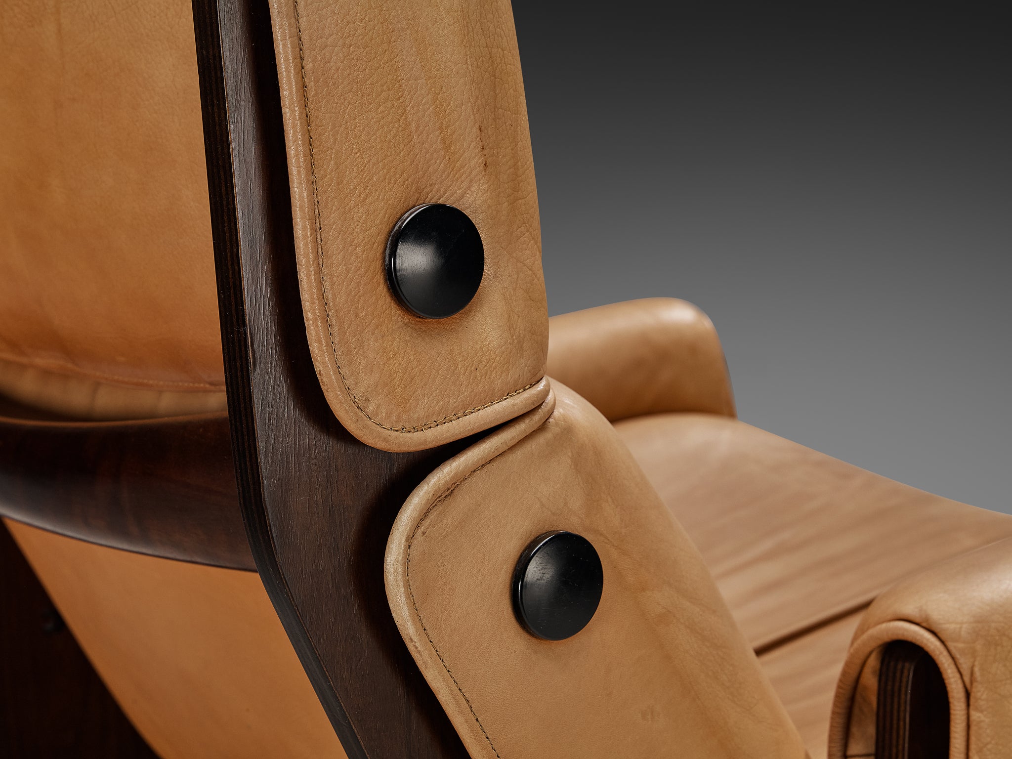 Osvaldo Borsani for Tecno 'Canada' Lounge Chairs in Cognac Brown Leather and Wood Seating Morentz
