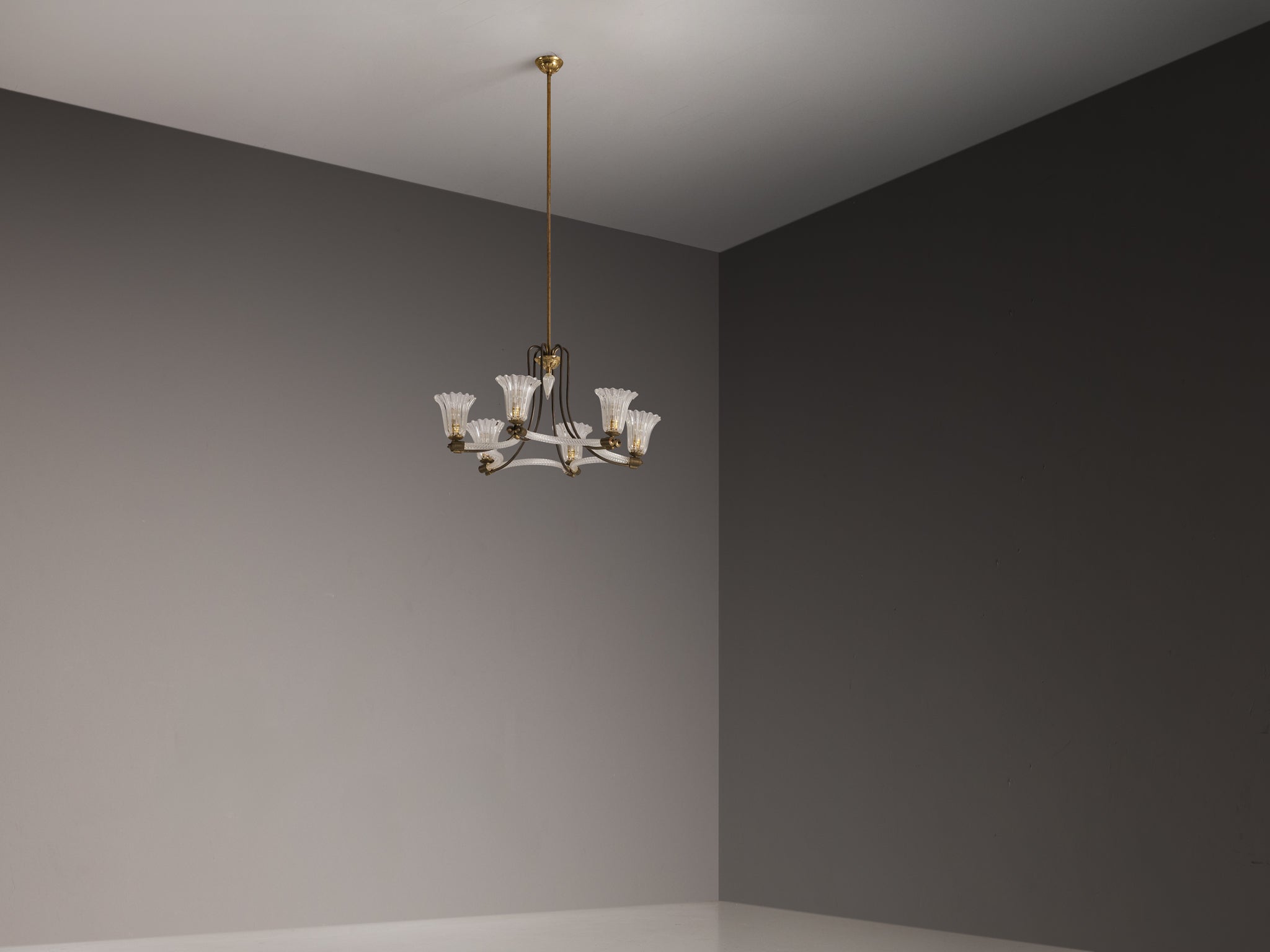 Italian Art Deco Chandelier in Glass and Brass with Flower-Shaped Shades Lighting Morentz