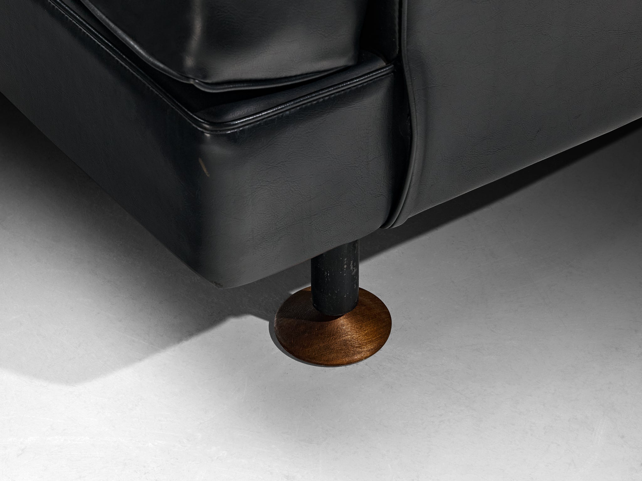 Marco Zanuso for Arflex Pair of ‘Square’ Lounge Chairs in Black Leather Seating Morentz
