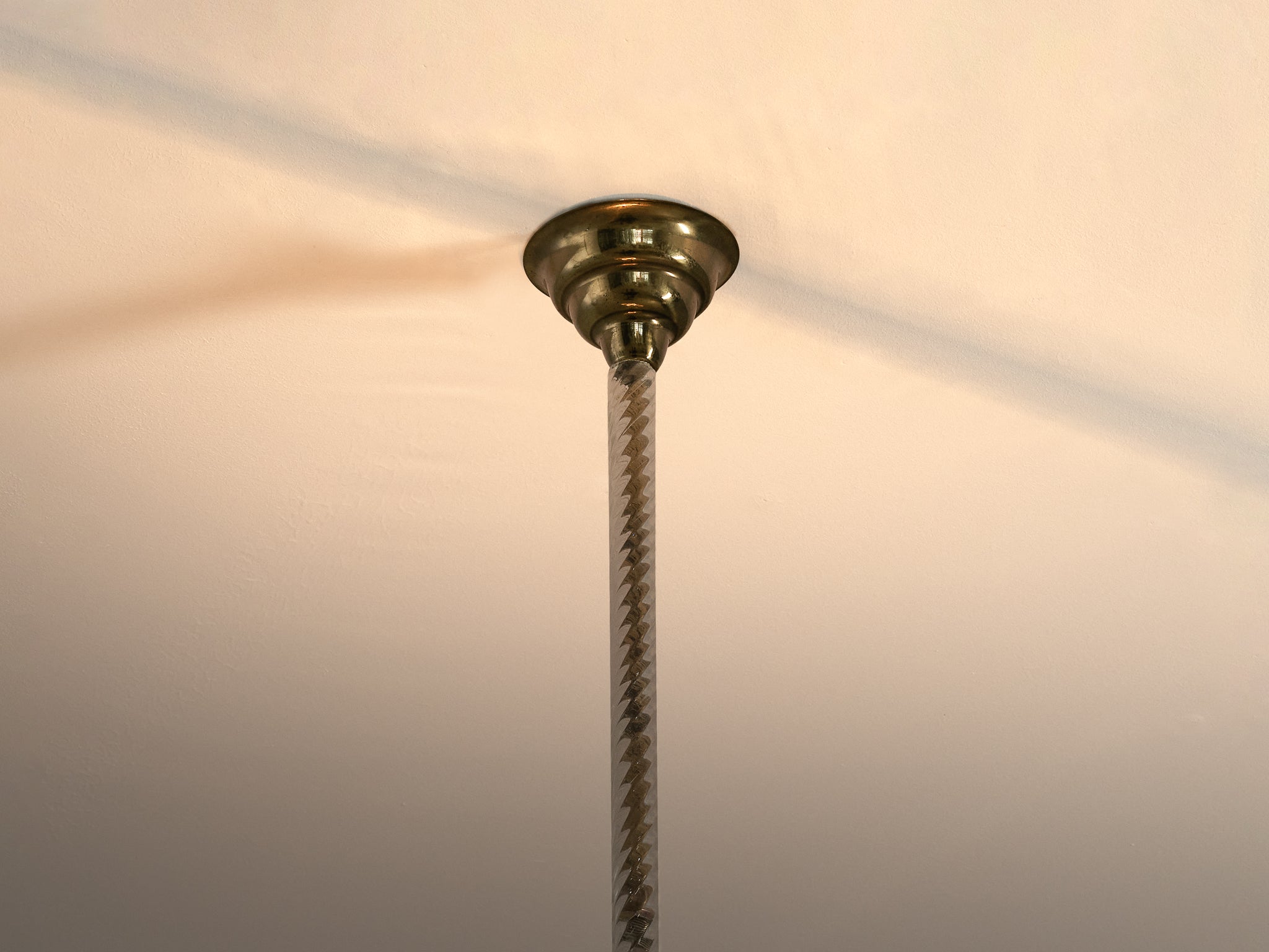 1940s Italian Art Deco Pendant Lamp with Chalice-Shaped Centre in Glass and Brass Lighting Morentz