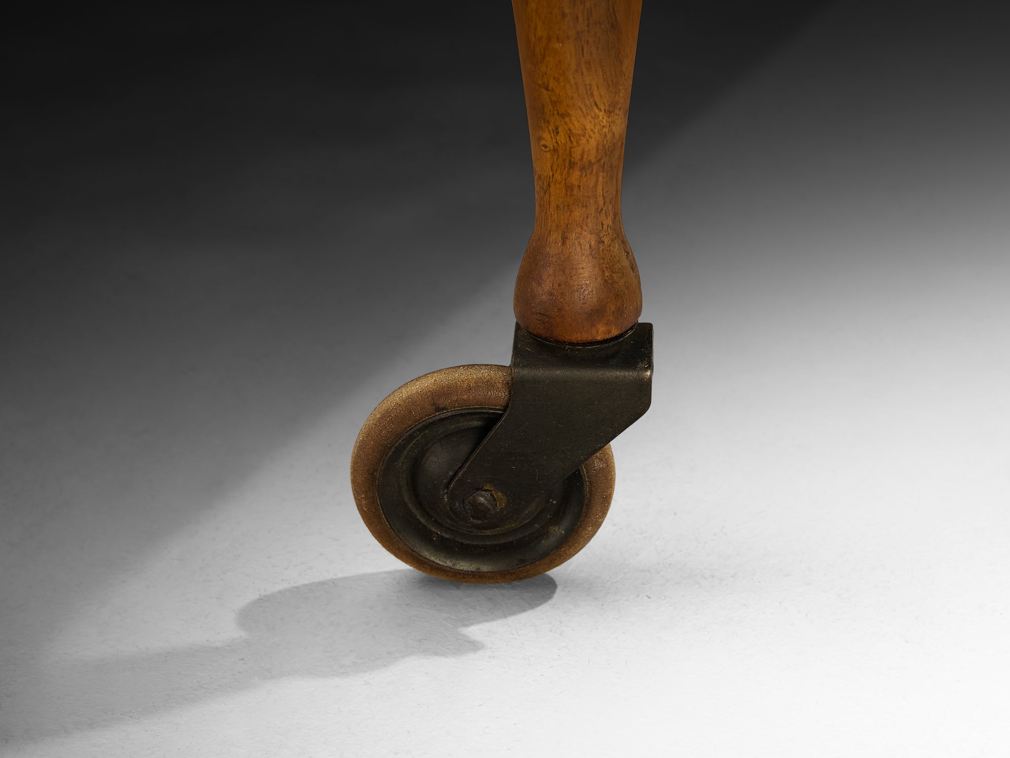 Rare Hand-Carved Peder Moos Trolley in Teak and Glass Tables Morentz