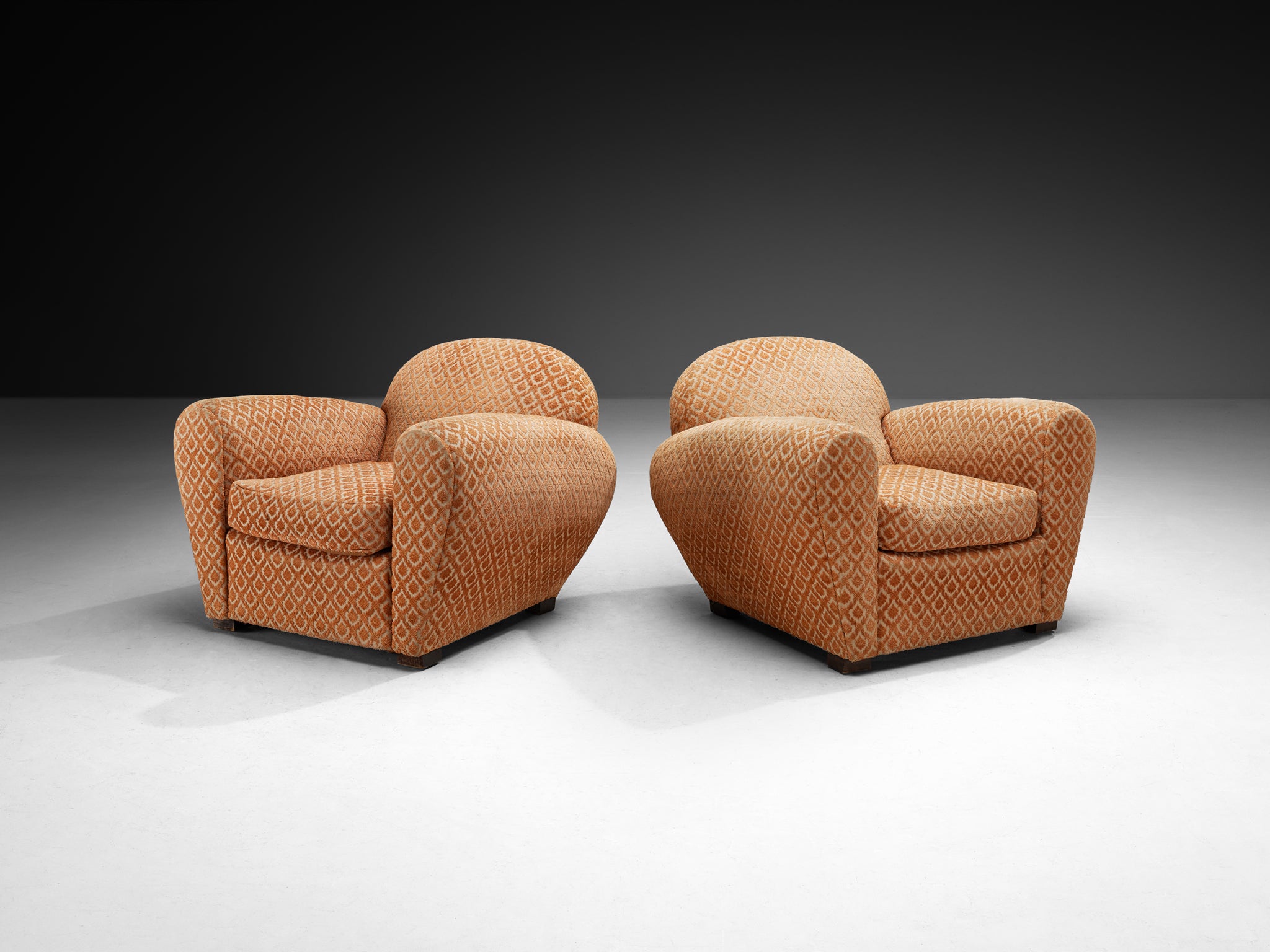 Pair of lounge Chairs in Patterned Fabric and Organic Shape Seating Morentz