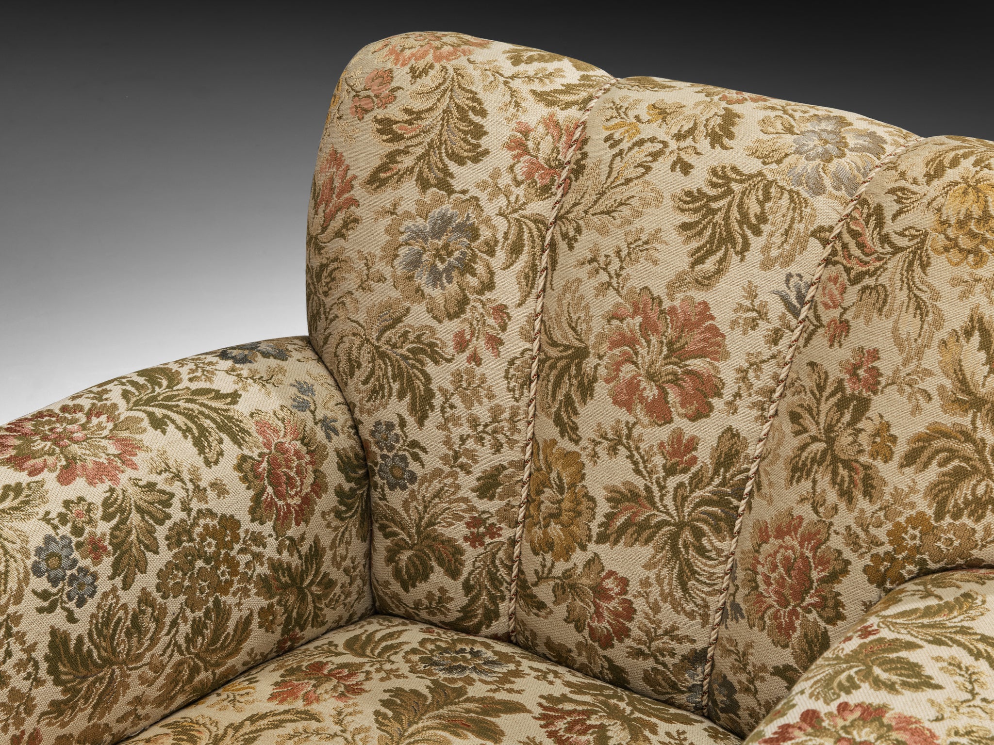 Pair of Lounge Chairs in Floral Pattern on Platform Base Seating Morentz
