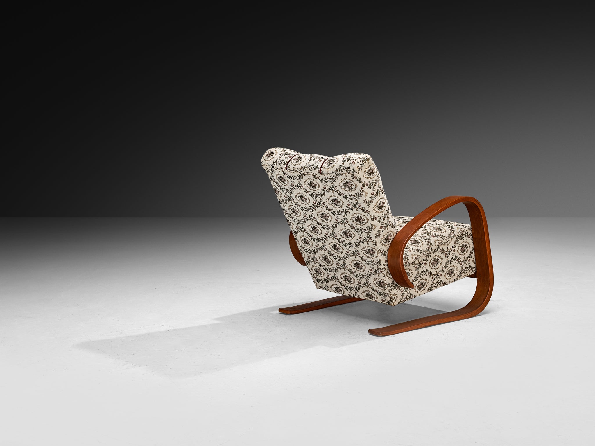 Pair of Art Deco Lounge Chairs with Sculptural Organic Form Seating Morentz