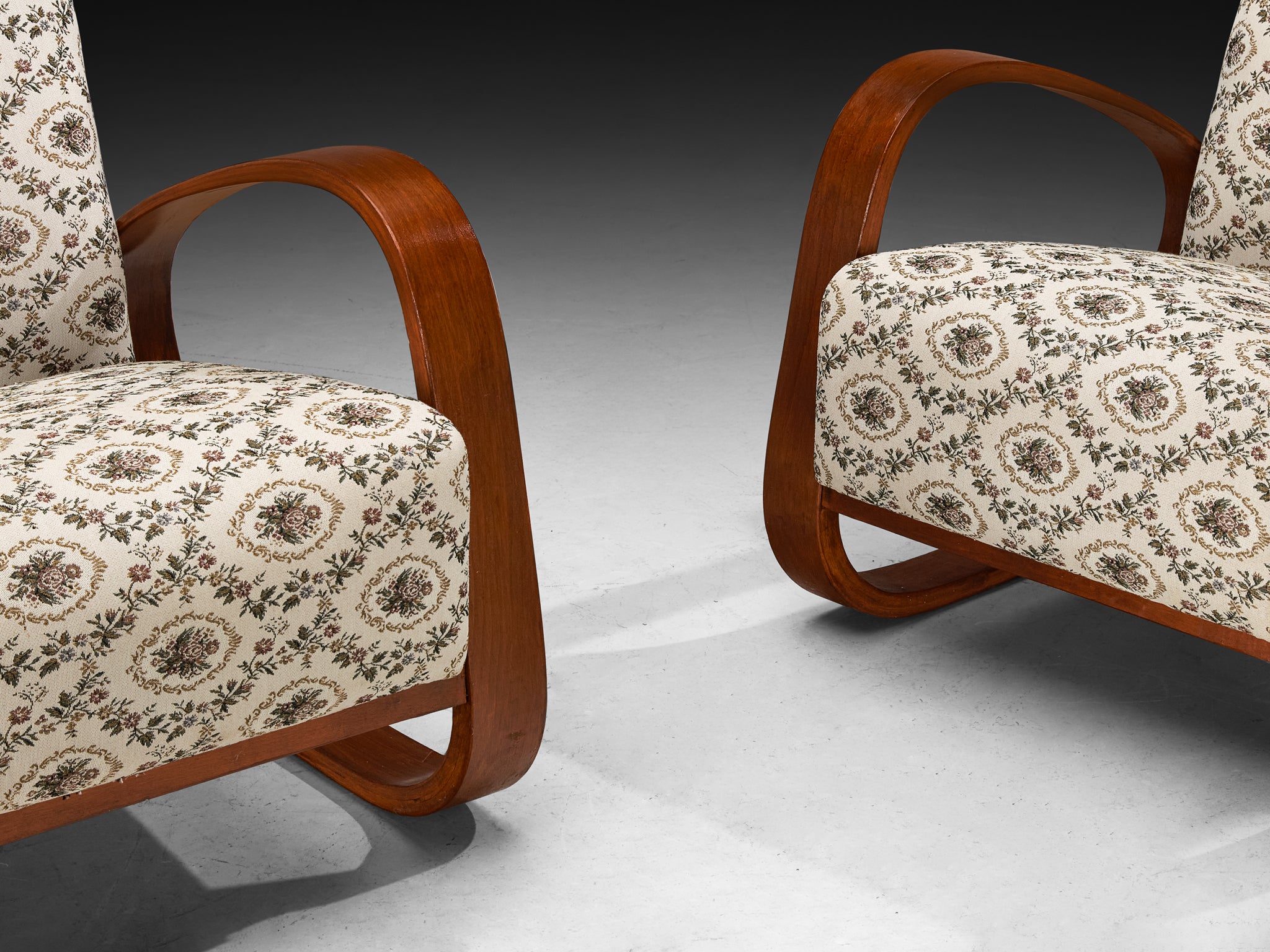 Pair of Art Deco Lounge Chairs with Sculptural Organic Form Seating Morentz