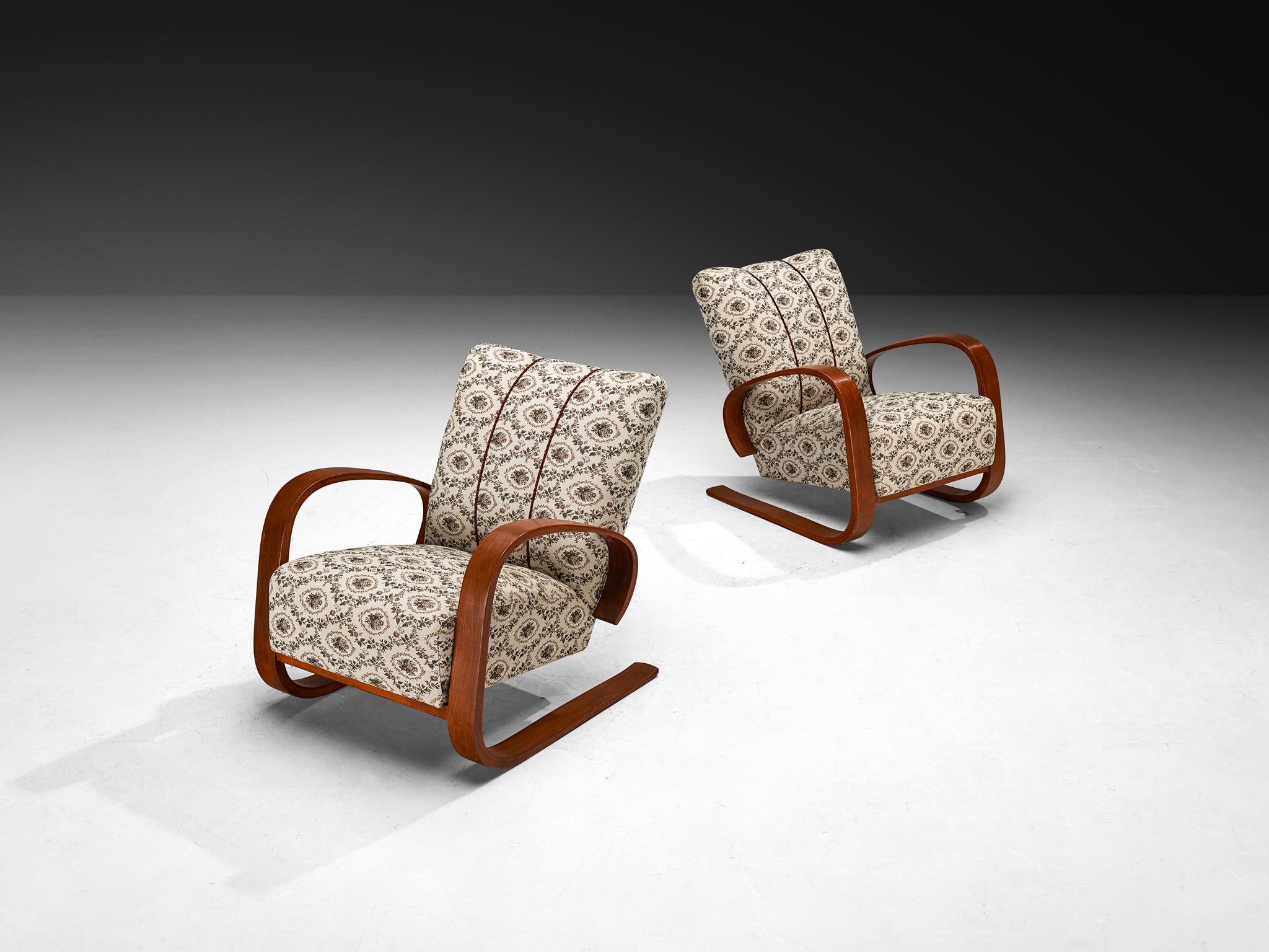 Pair of Art Deco Lounge Chairs with Sculptural Organic Form Seating Morentz