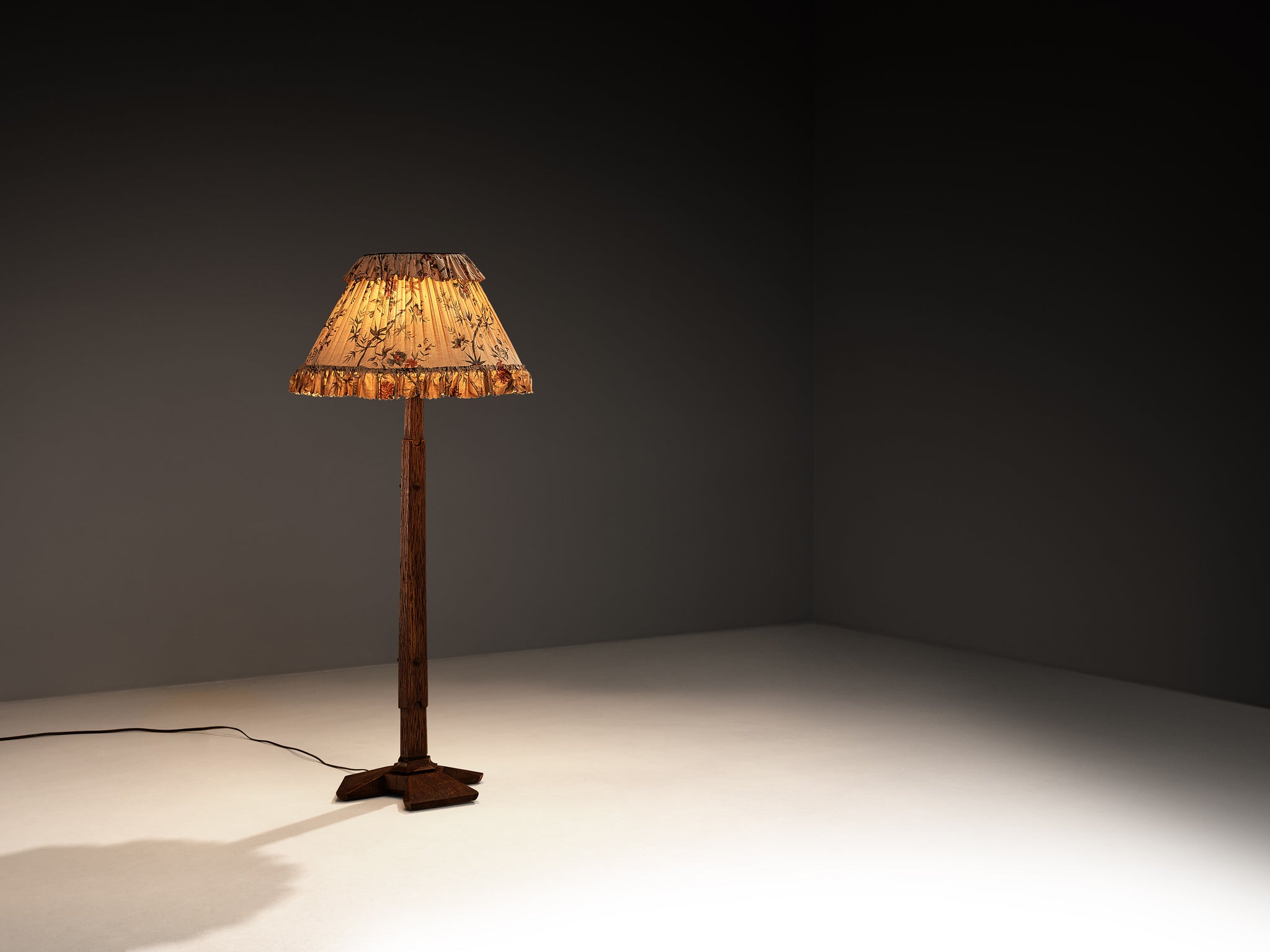 Italian Art Deco Ernesto Valabrega for Vittorio Valabrega Floorlamp in Oak Lighting Morentz