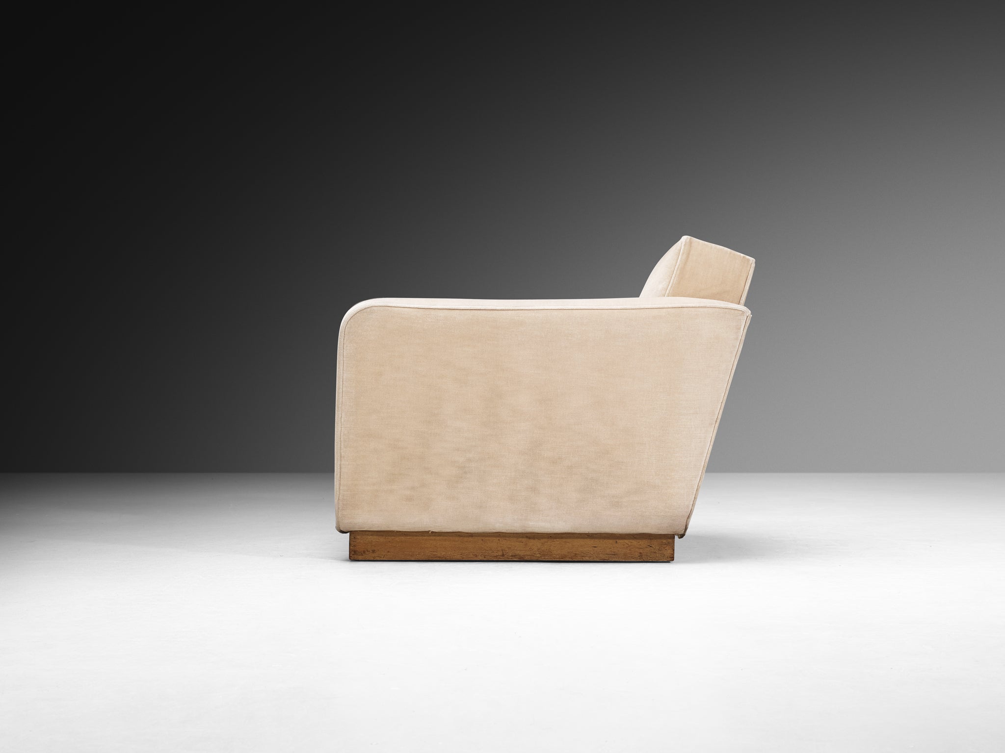 Pair of 1930s Art Deco Lounge Chairs in Beige-Sand Velvet