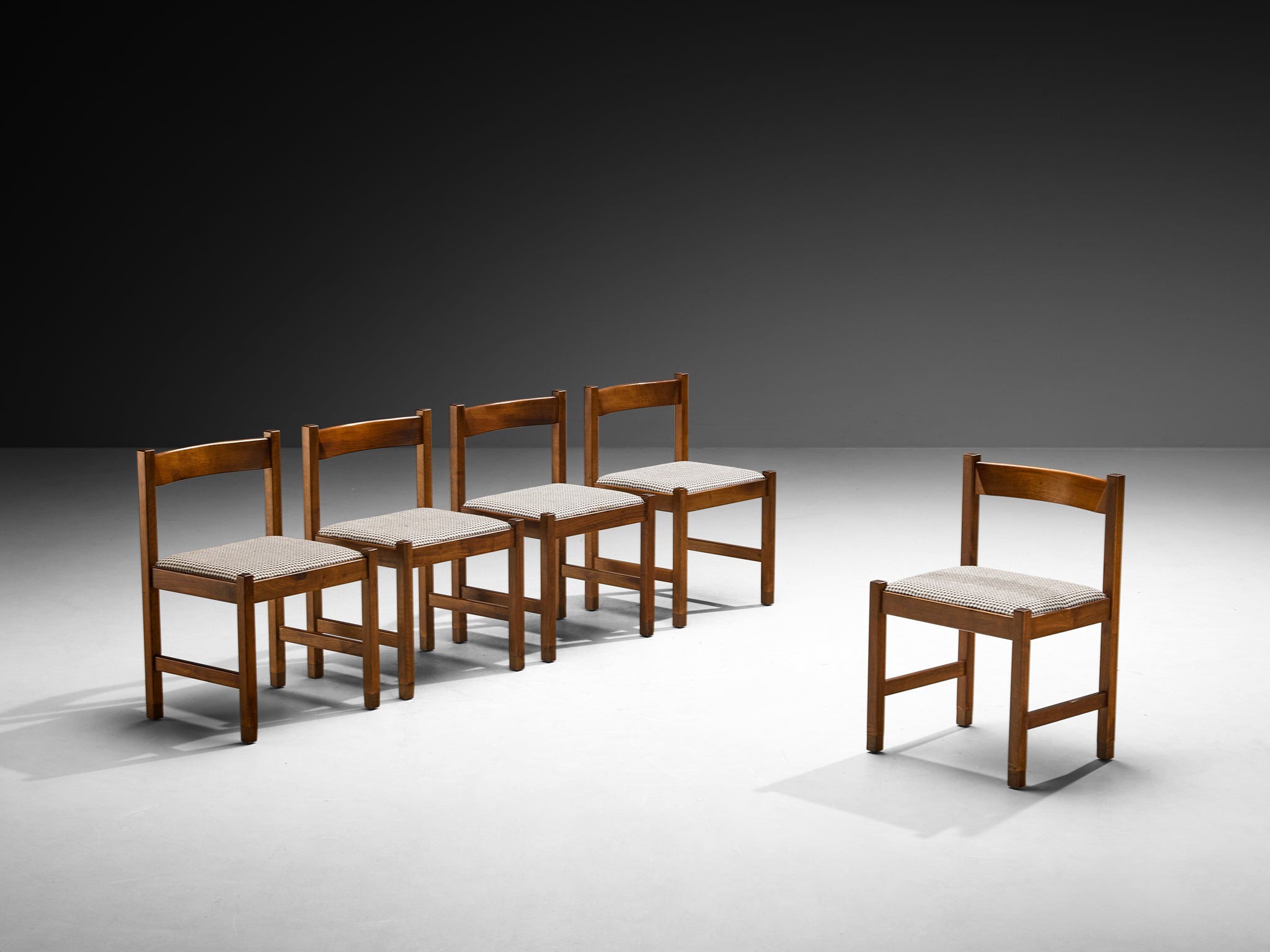 Giovanni Michelucci for Poltronova Set of Five 'Torbecchia' Dining Chairs in Walnut Seating Morentz