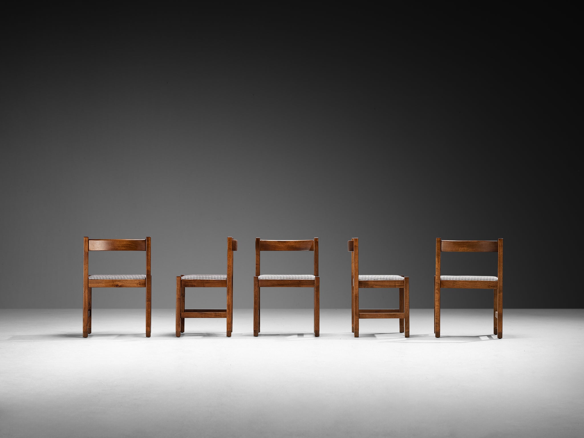 Giovanni Michelucci for Poltronova Set of Five 'Torbecchia' Dining Chairs in Walnut Seating Morentz