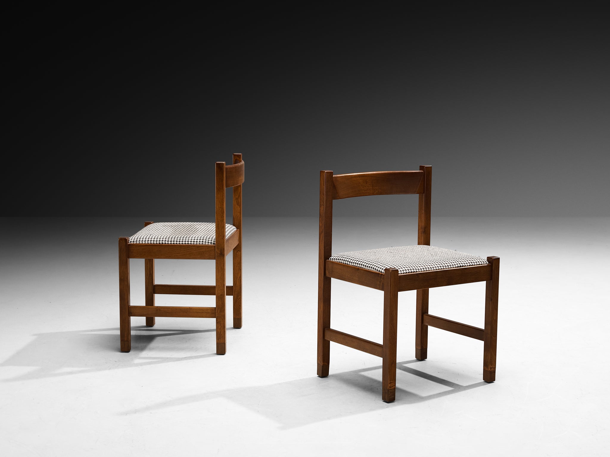Giovanni Michelucci for Poltronova Set of Five 'Torbecchia' Dining Chairs in Walnut Seating Morentz