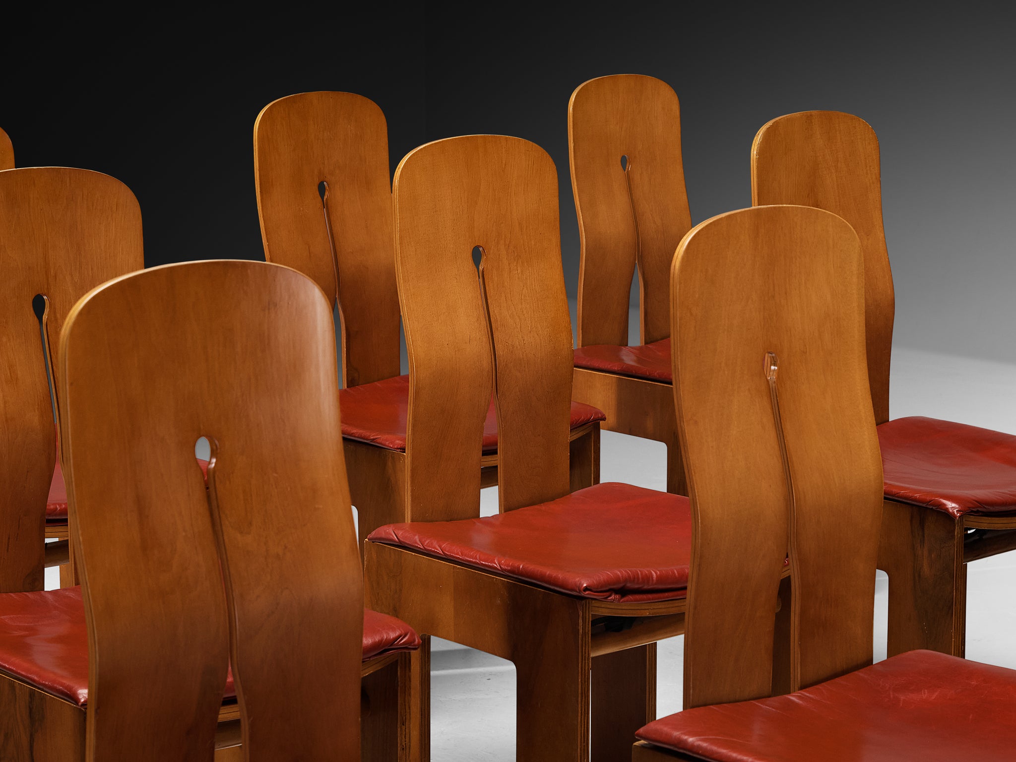 Carlo Scarpa for Bernini Set of Twelve Dining Chairs in Walnut, Burgundy Leather Seating Morentz