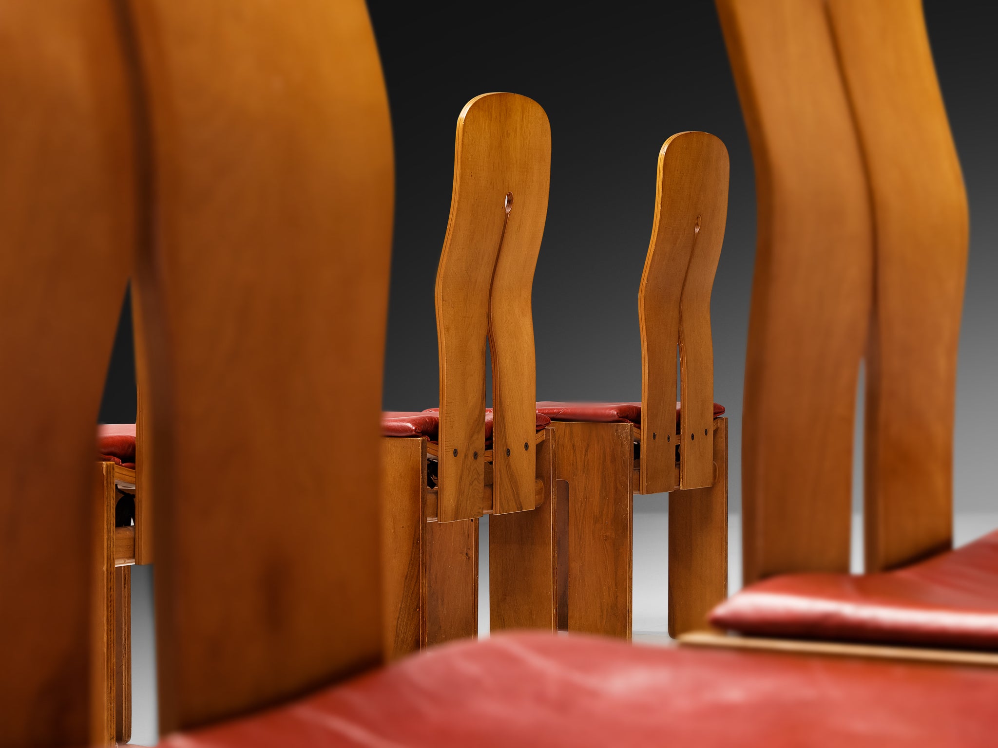 Carlo Scarpa for Bernini Set of Twelve Dining Chairs in Walnut, Burgundy Leather Seating Morentz