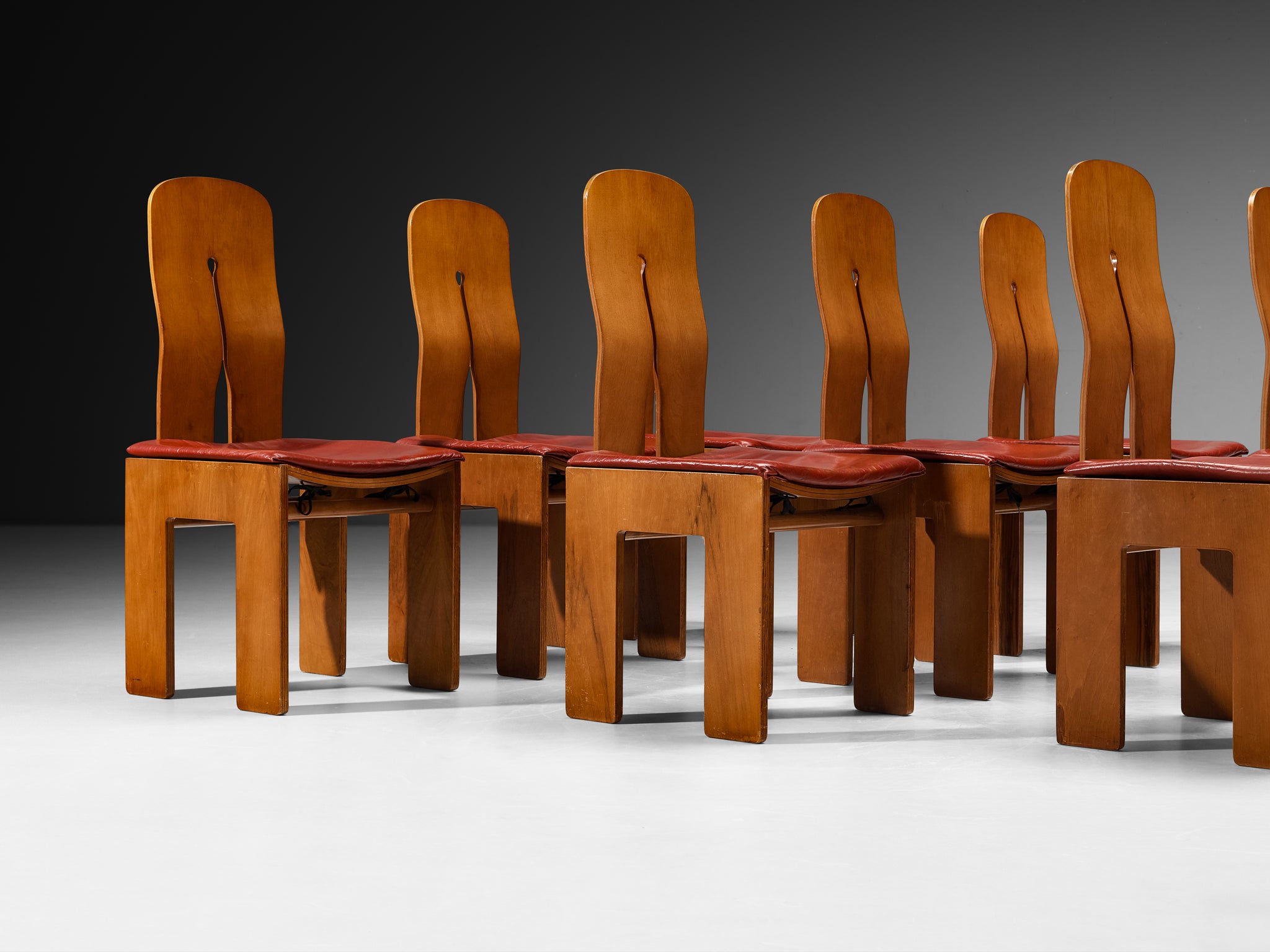Carlo Scarpa for Bernini Set of Twelve Dining Chairs in Walnut, Burgundy Leather Seating Morentz
