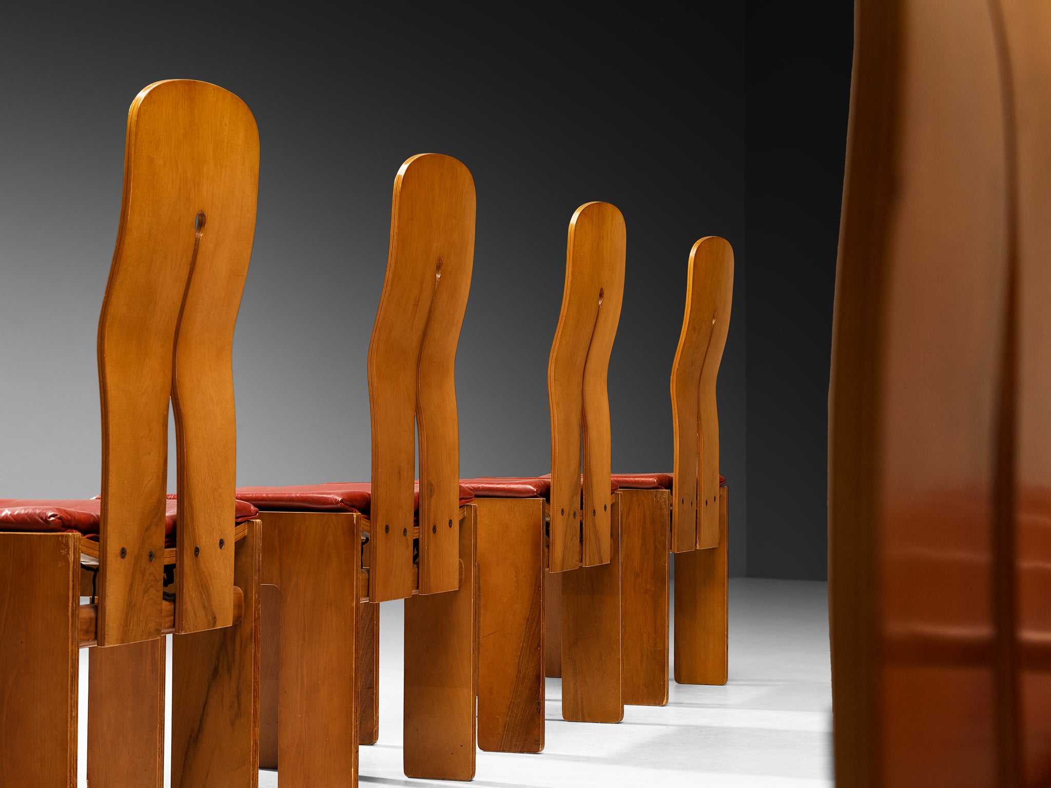 Carlo Scarpa for Bernini Set of Twelve Dining Chairs in Walnut, Burgundy Leather Seating Morentz
