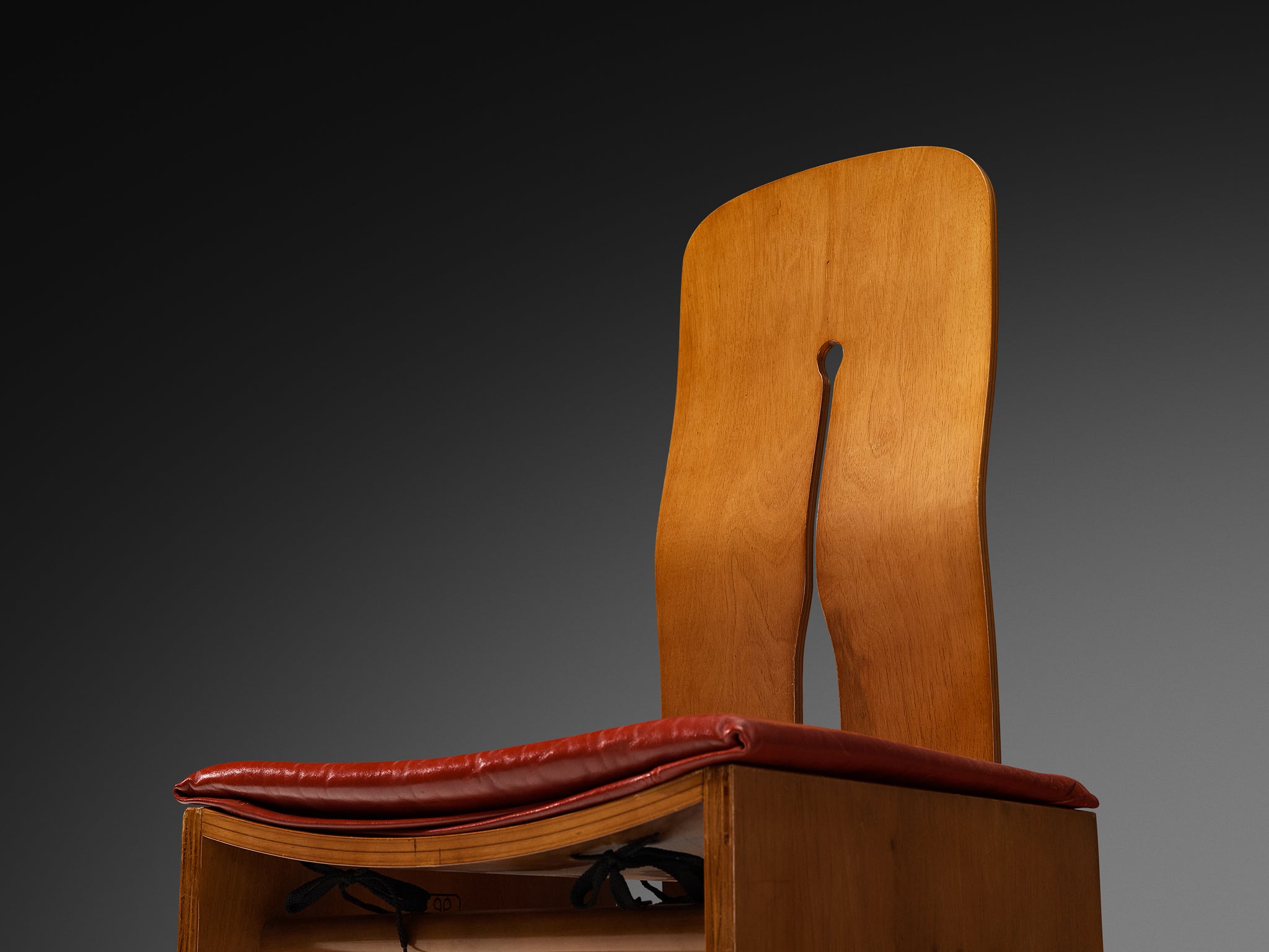 Carlo Scarpa for Bernini Set of Twelve Dining Chairs in Walnut, Burgundy Leather Seating Morentz