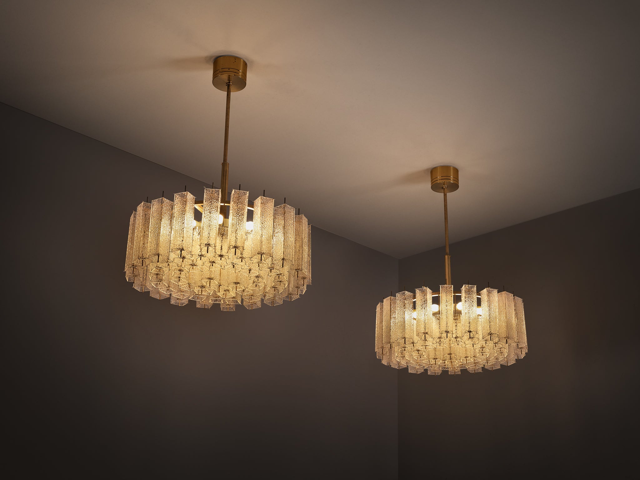 Large Mid Century Modern Glass & Brass Chandelier 97cm/38in Wide Lighting Morentz