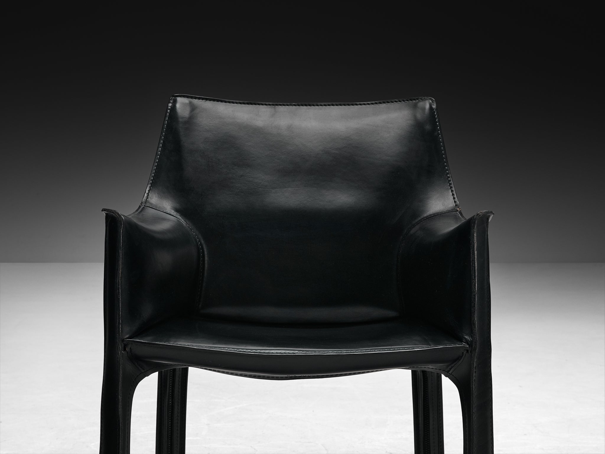 Mario Bellini Set of Six 'CAB 413' Dining Chairs in Black Leather Seating Morentz