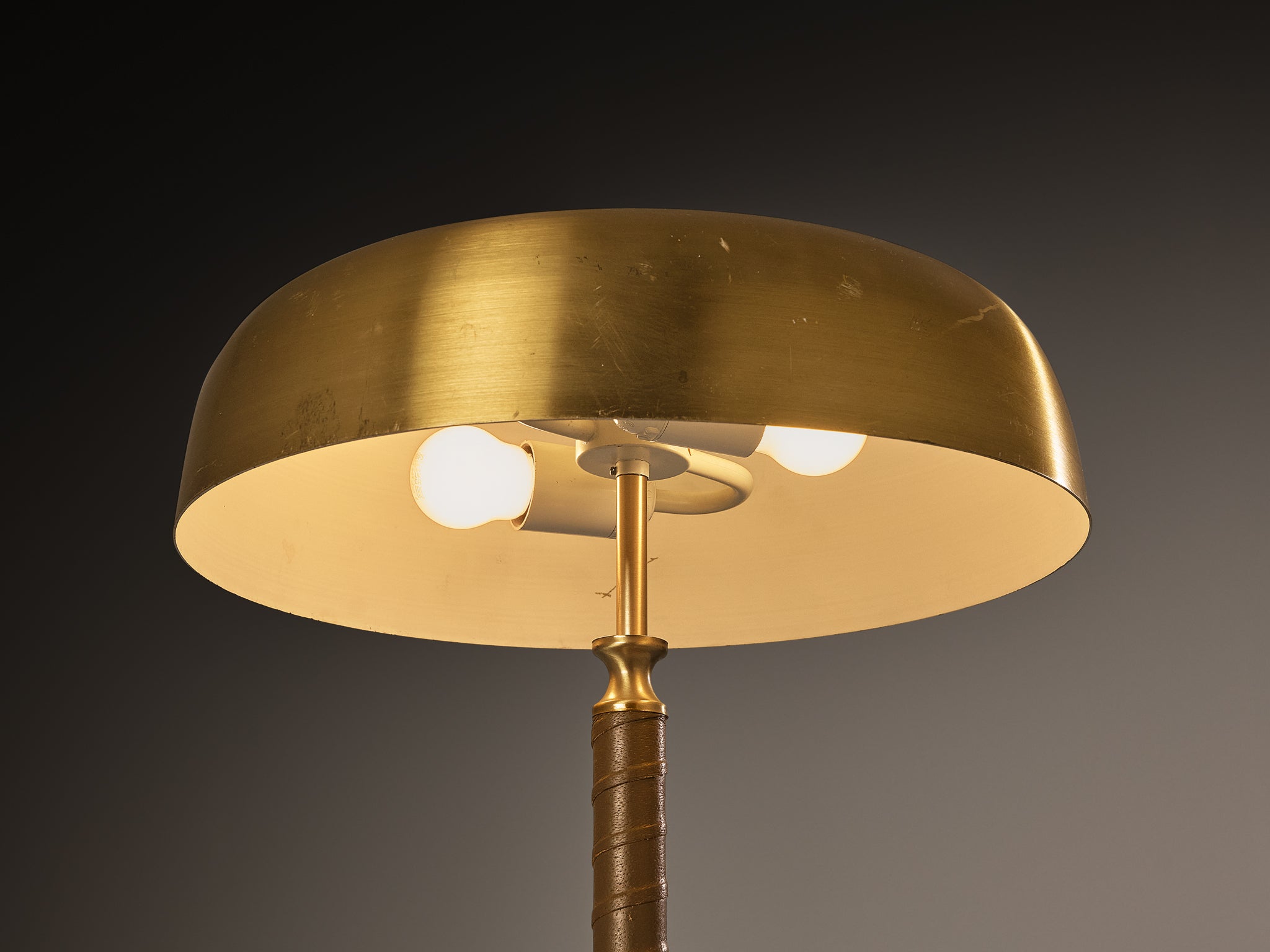 Boréns Borås Table Lamp in Brass and Leather Lighting Morentz