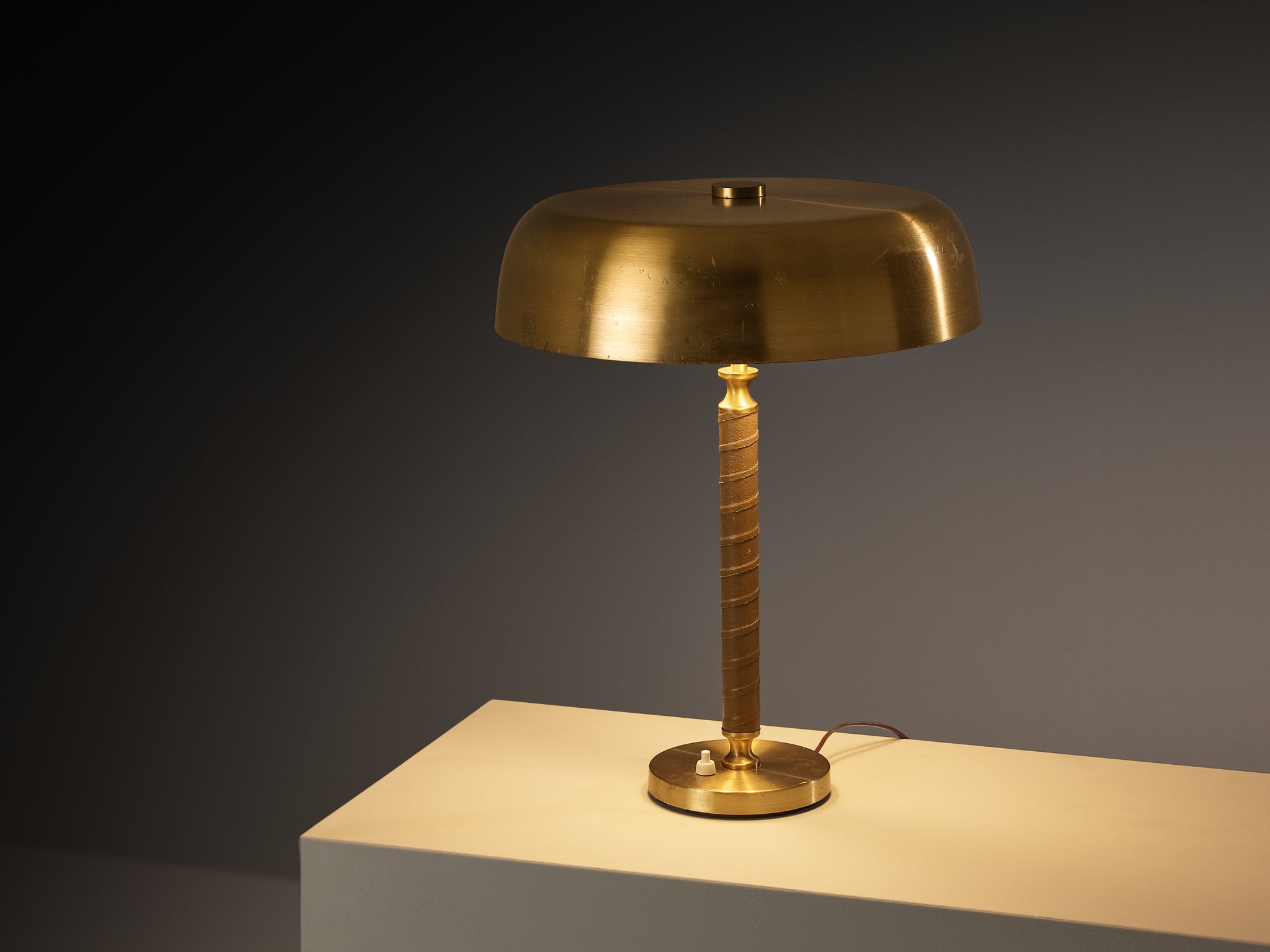 Boréns Borås Table Lamp in Brass and Leather Lighting Morentz