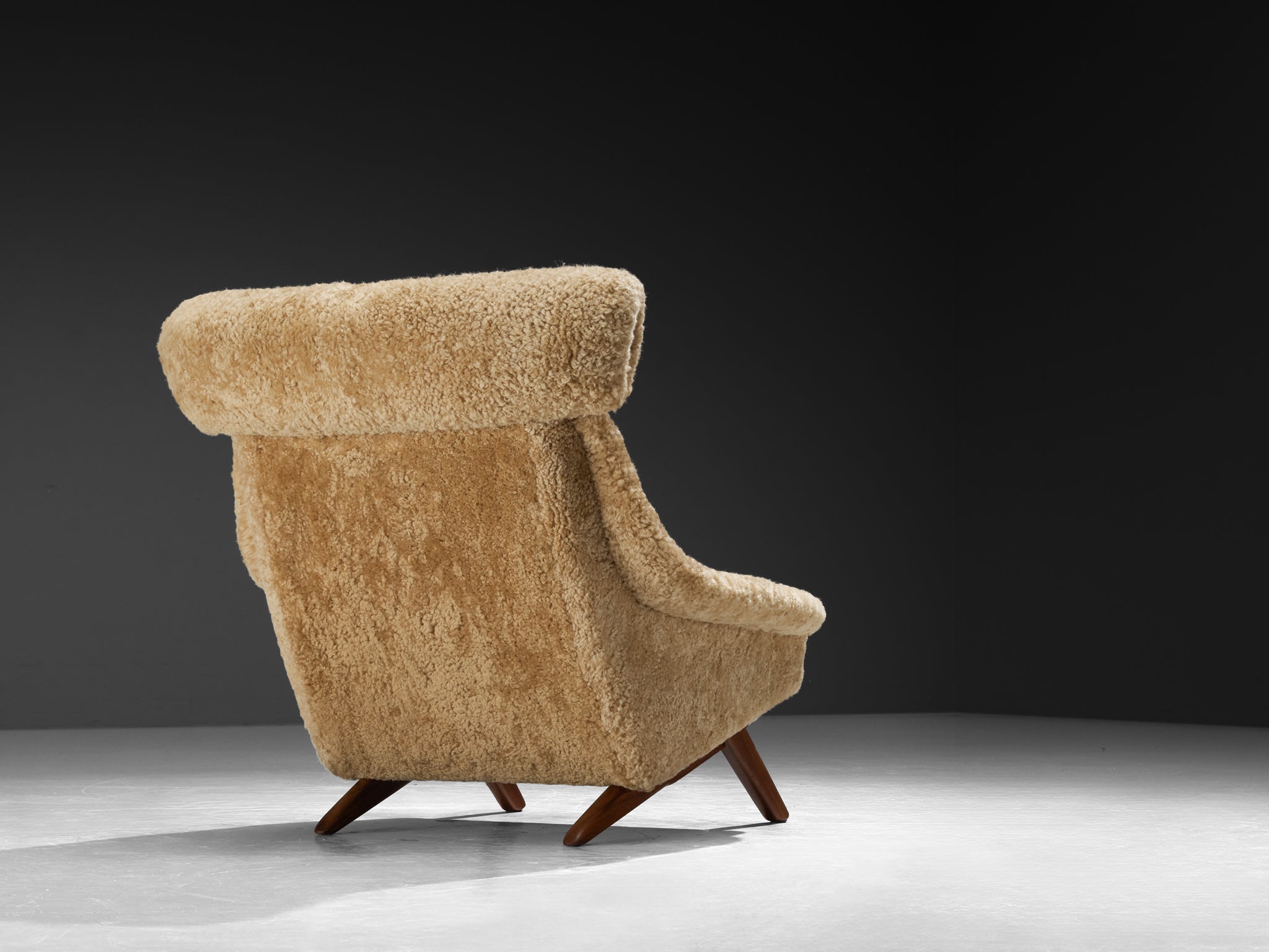Illum Wikkelsø 'Ox' Lounge Chairs in Beige Sheepskin Seating Morentz