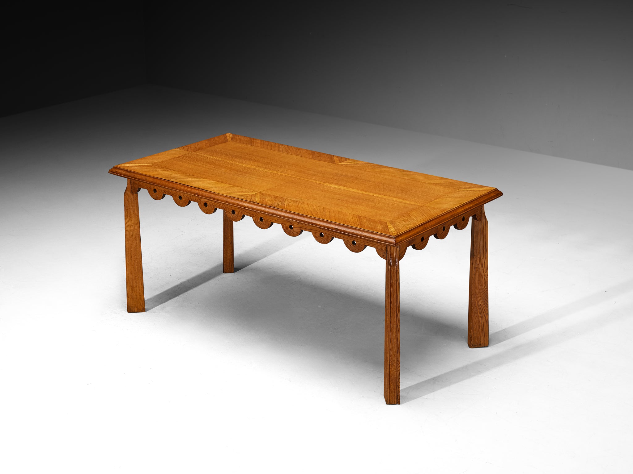 1940s Italian Hand-Carved Dining Table in Oak with Scalloped Rim Tables Morentz