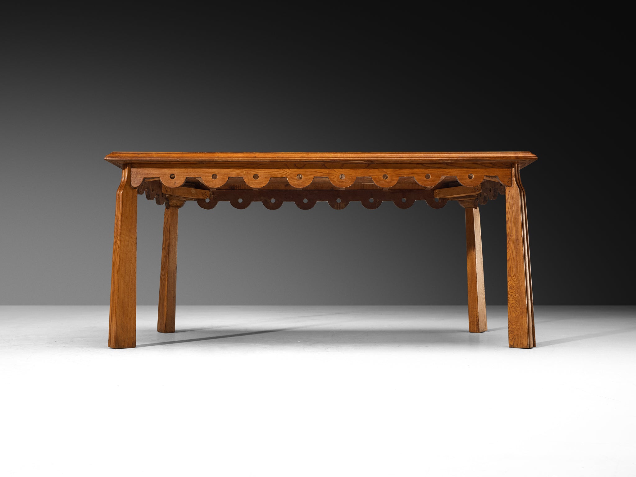 1940s Italian Hand-Carved Dining Table in Oak with Scalloped Rim Tables Morentz