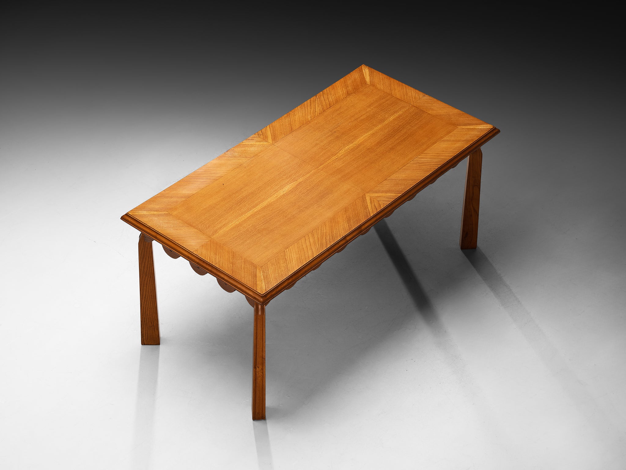 1940s Italian Hand-Carved Dining Table in Oak with Scalloped Rim Tables Morentz