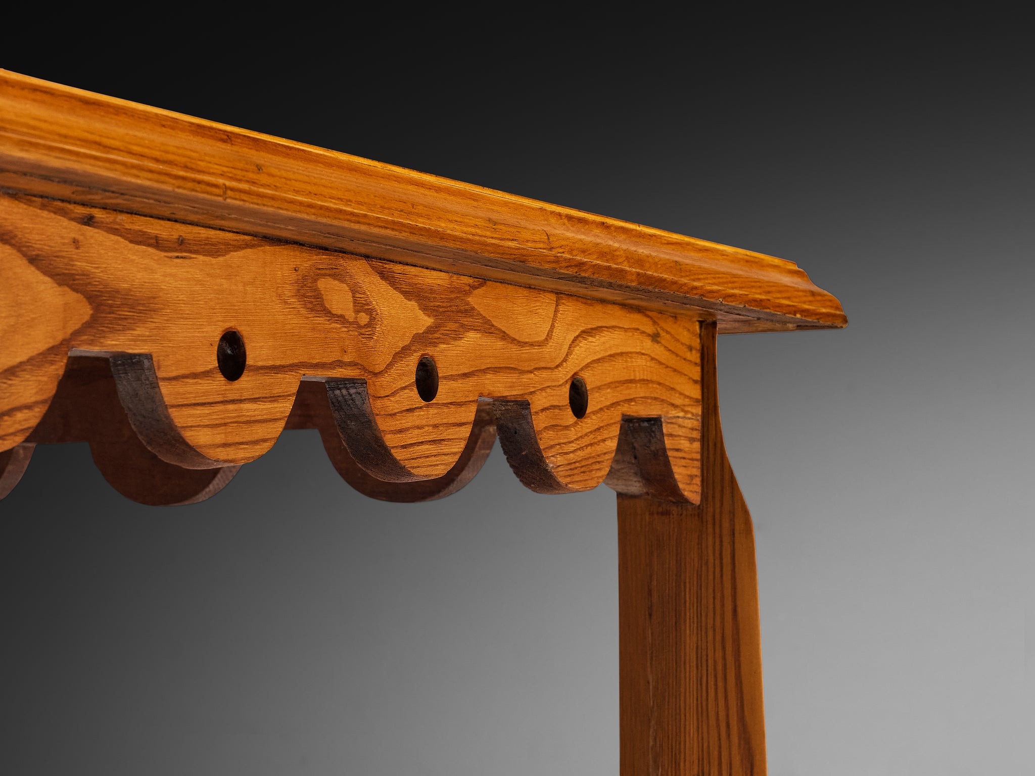 1940s Italian Hand-Carved Dining Table in Oak with Scalloped Rim Tables Morentz