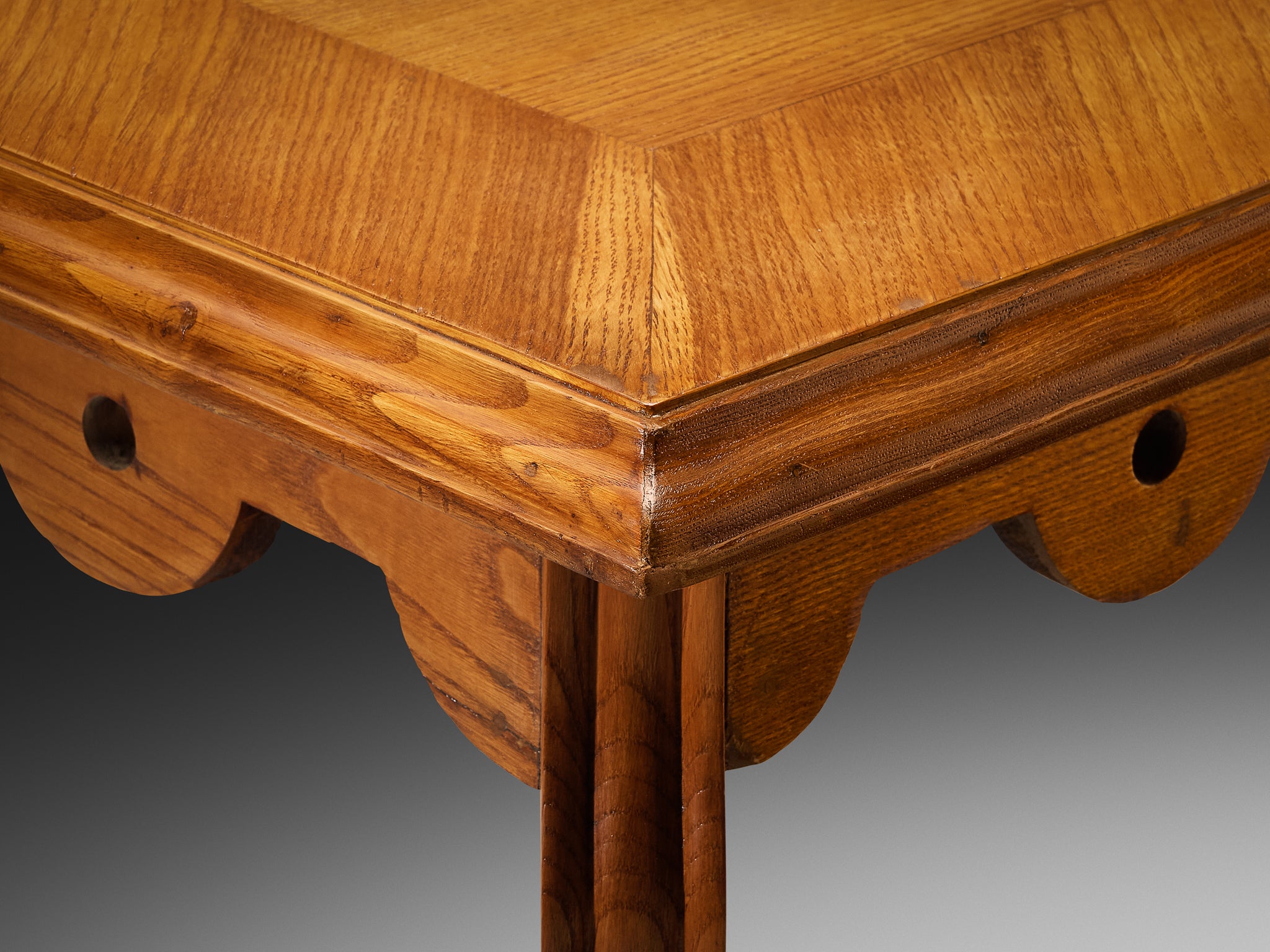 1940s Italian Hand-Carved Dining Table in Oak with Scalloped Rim Tables Morentz