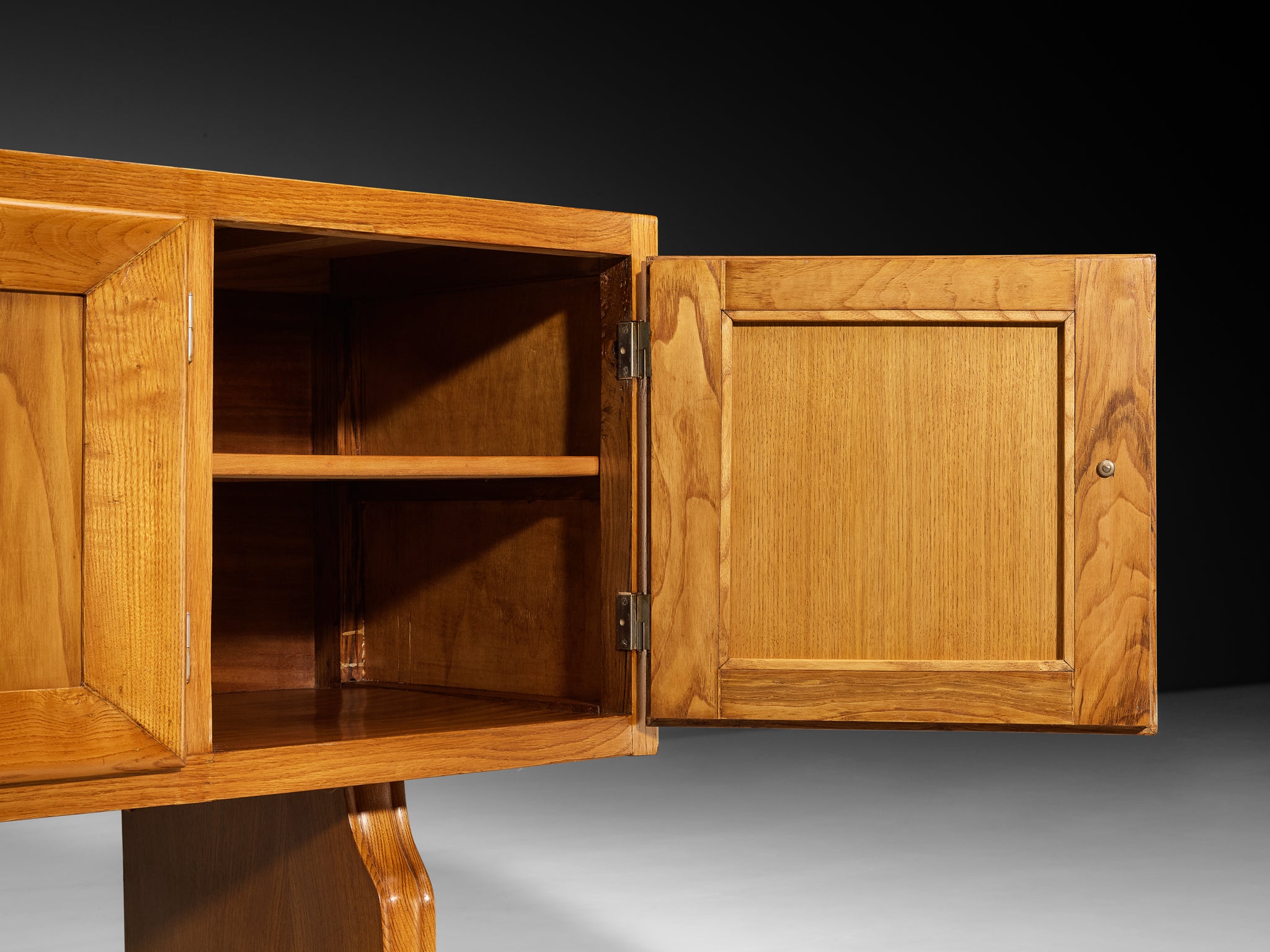 1940s Italian Mid-Century Modern Sideboard in Oak Case pieces and storage cabinets Morentz