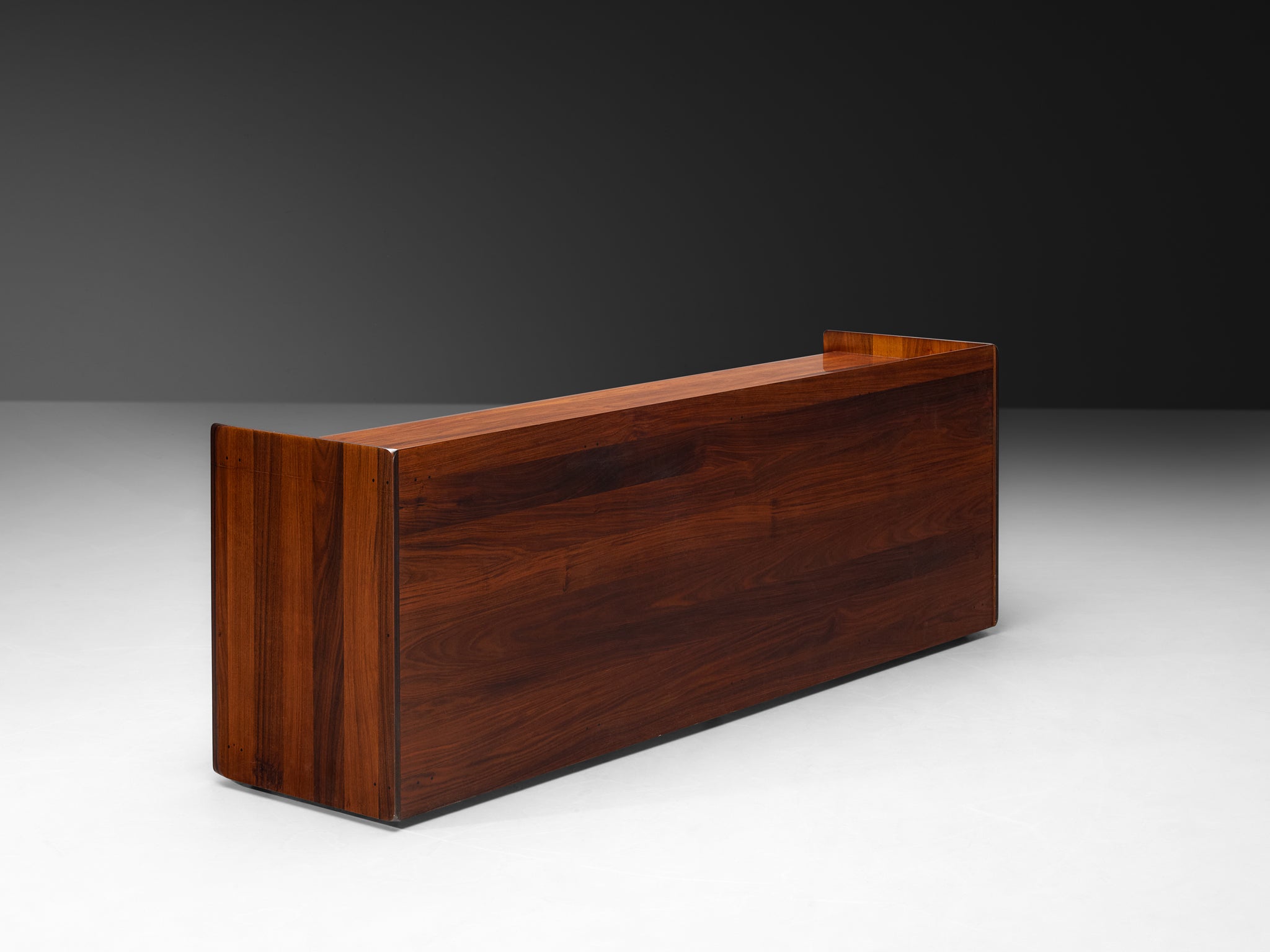 Afra & Tobia Scarpa for Maxalto 'Artona' Chest of Drawers in Black Leather and Walnut Case pieces and storage cabinets Morentz