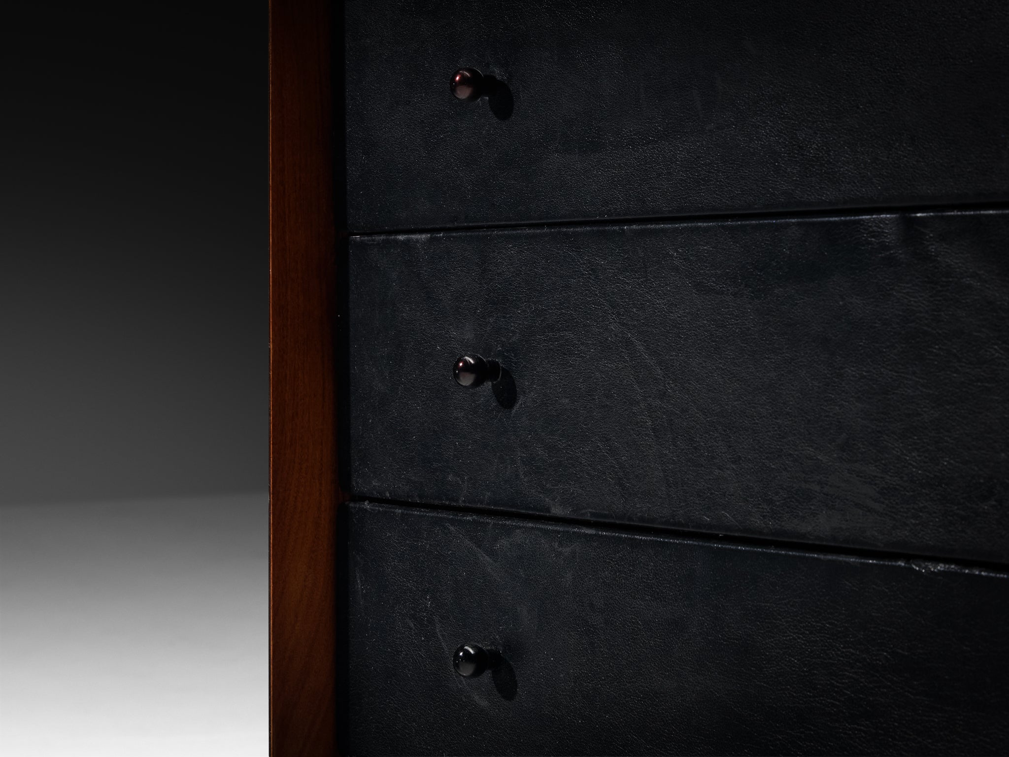Afra & Tobia Scarpa for Maxalto 'Artona' Chest of Drawers in Black Leather and Walnut