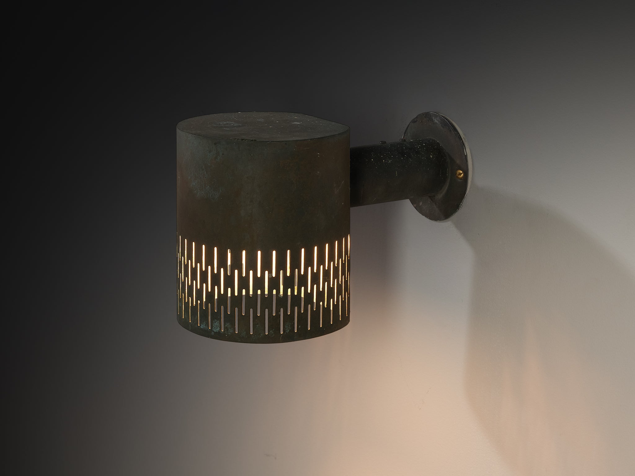 Hans Bergström for Ateljé Lyktan '1040/1070-U' Wall Light in Copper Lighting Morentz