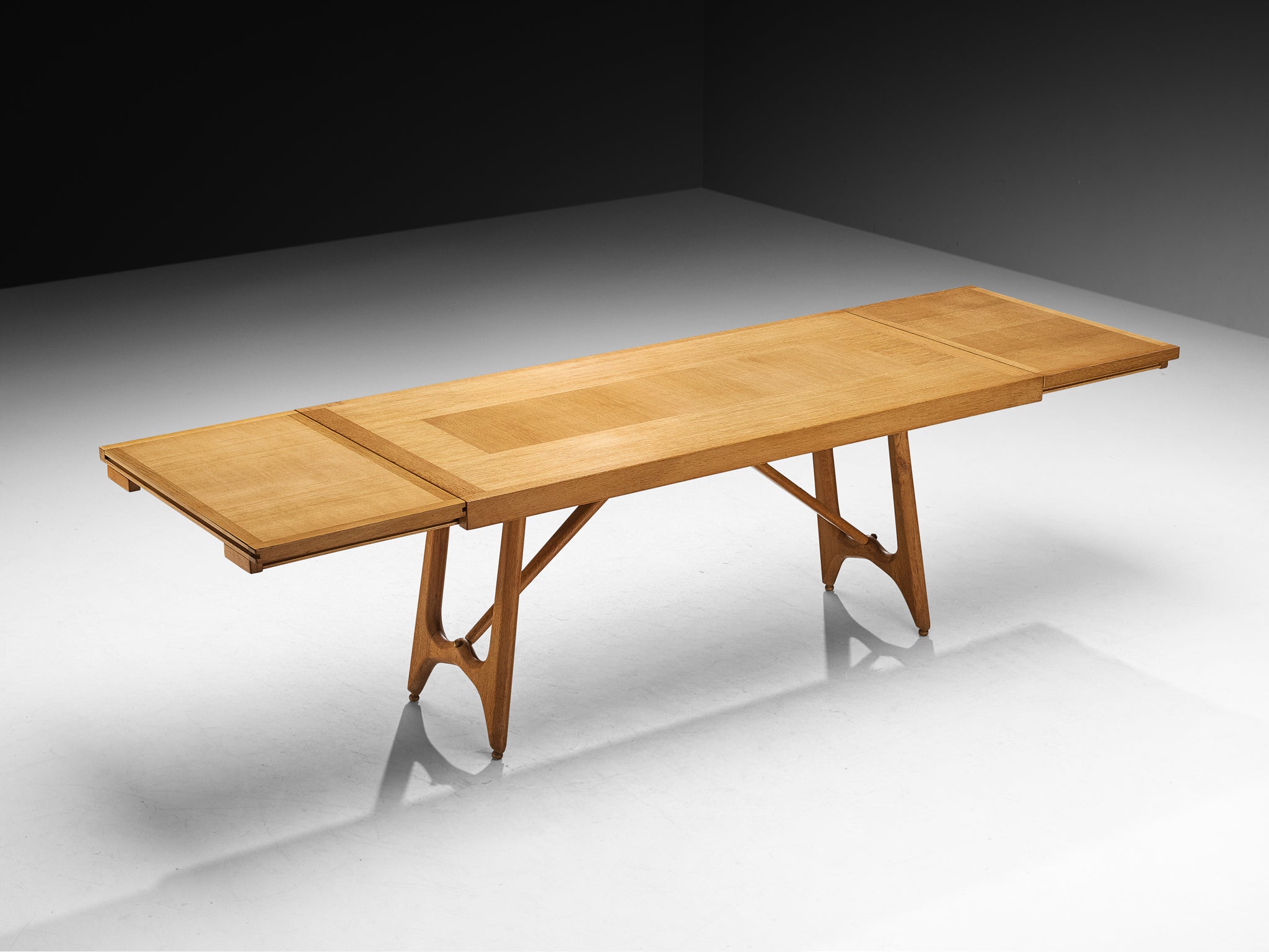 Guillerme & Chambron Extendable Dining Table in Solid Oak Tables Morentz