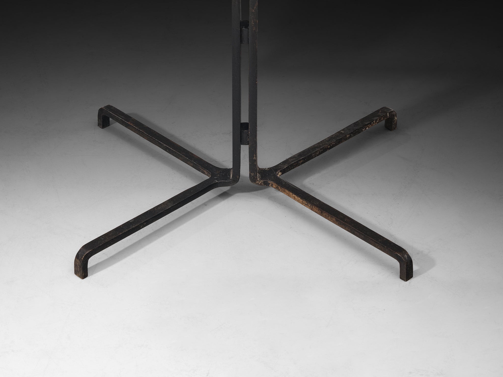 1950s Minimalist Floor Candle Holder in Steel Decorative objects Morentz