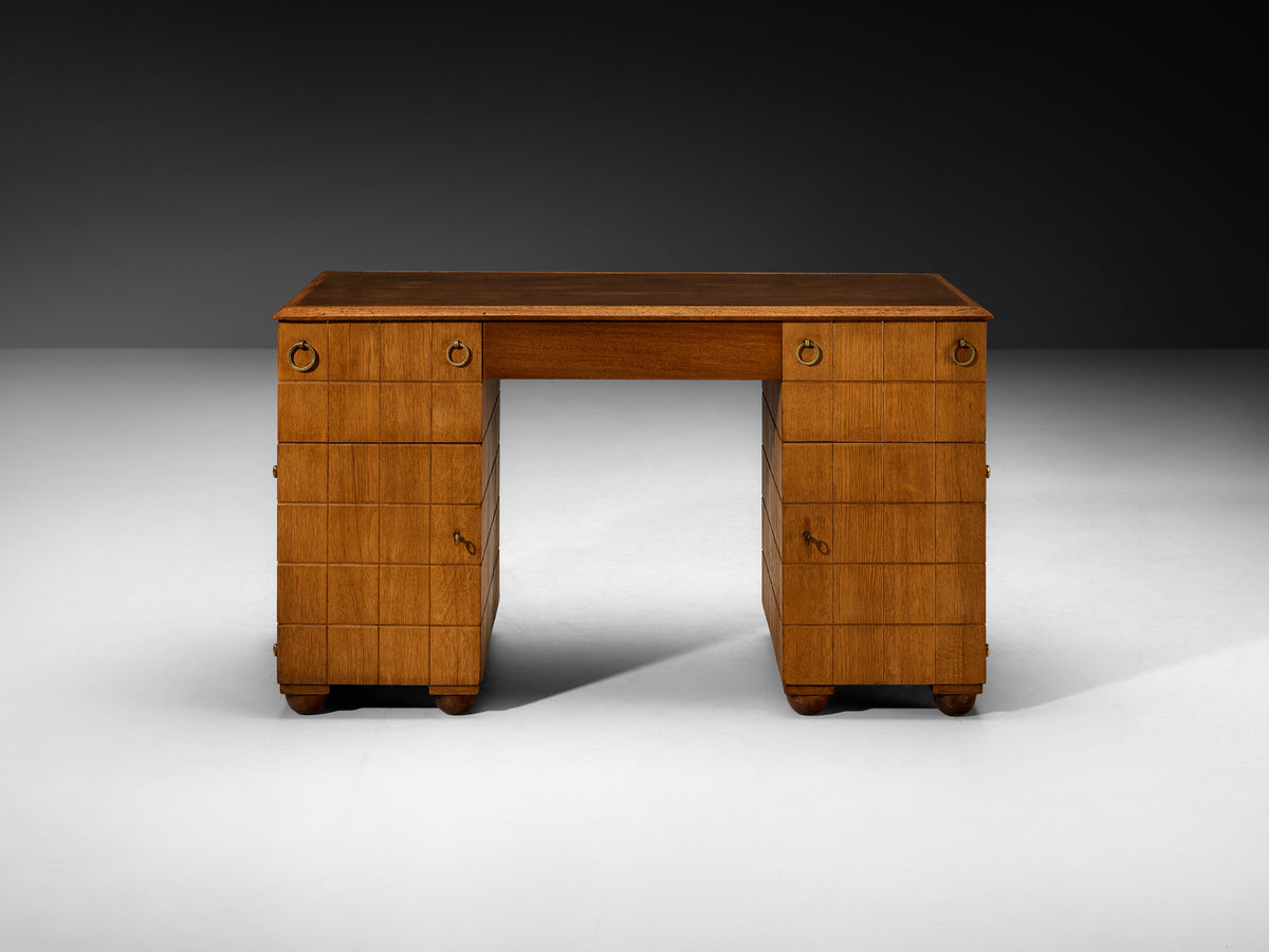 1920s Georges Chevalier for La Maîtrise Rare Desk in Oak and Leather Tables Morentz