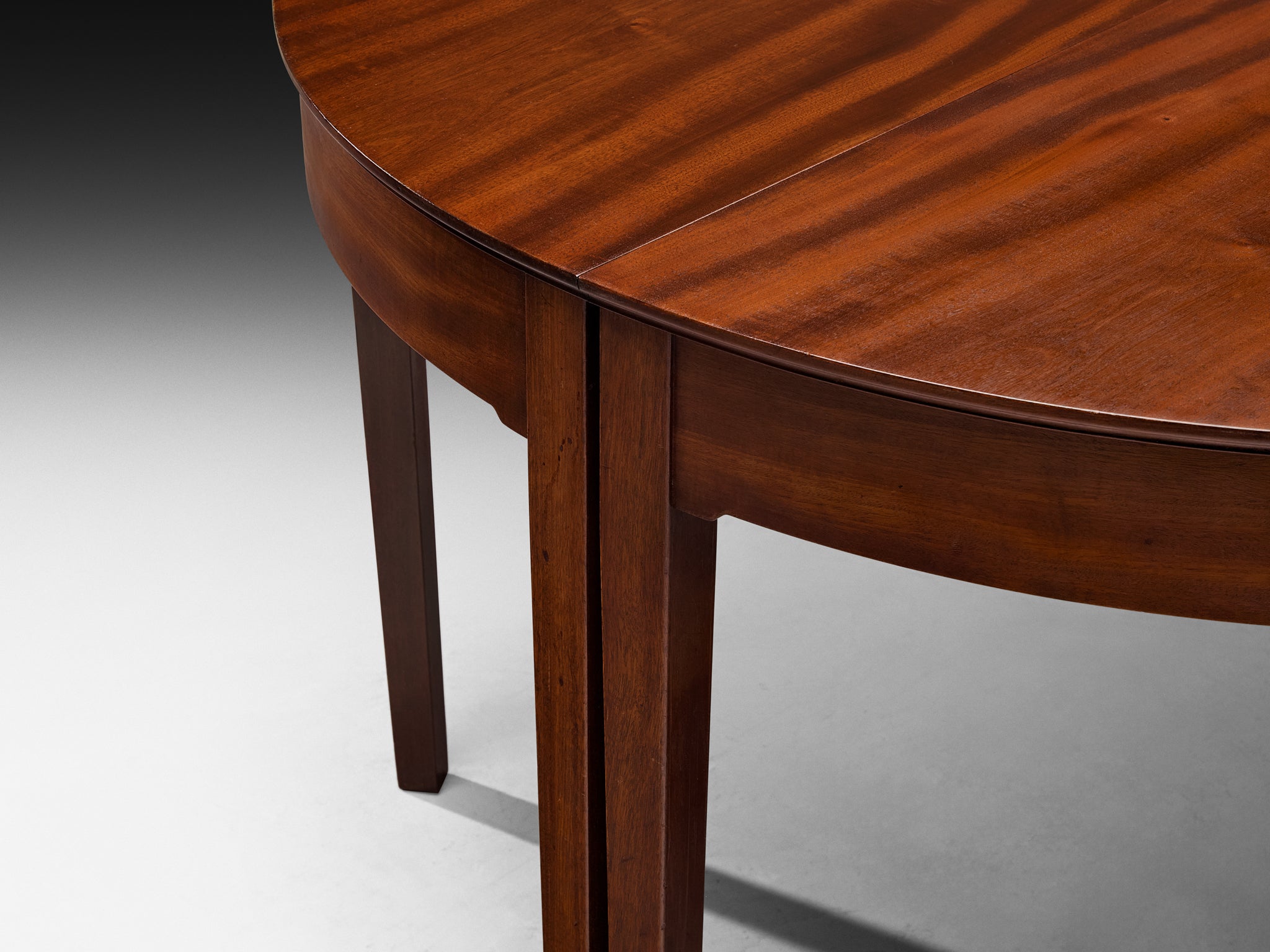 Rare Jens Houmøller Klemmensen for Peder Pedersen Round Dining Table in Mahogany Tables Morentz