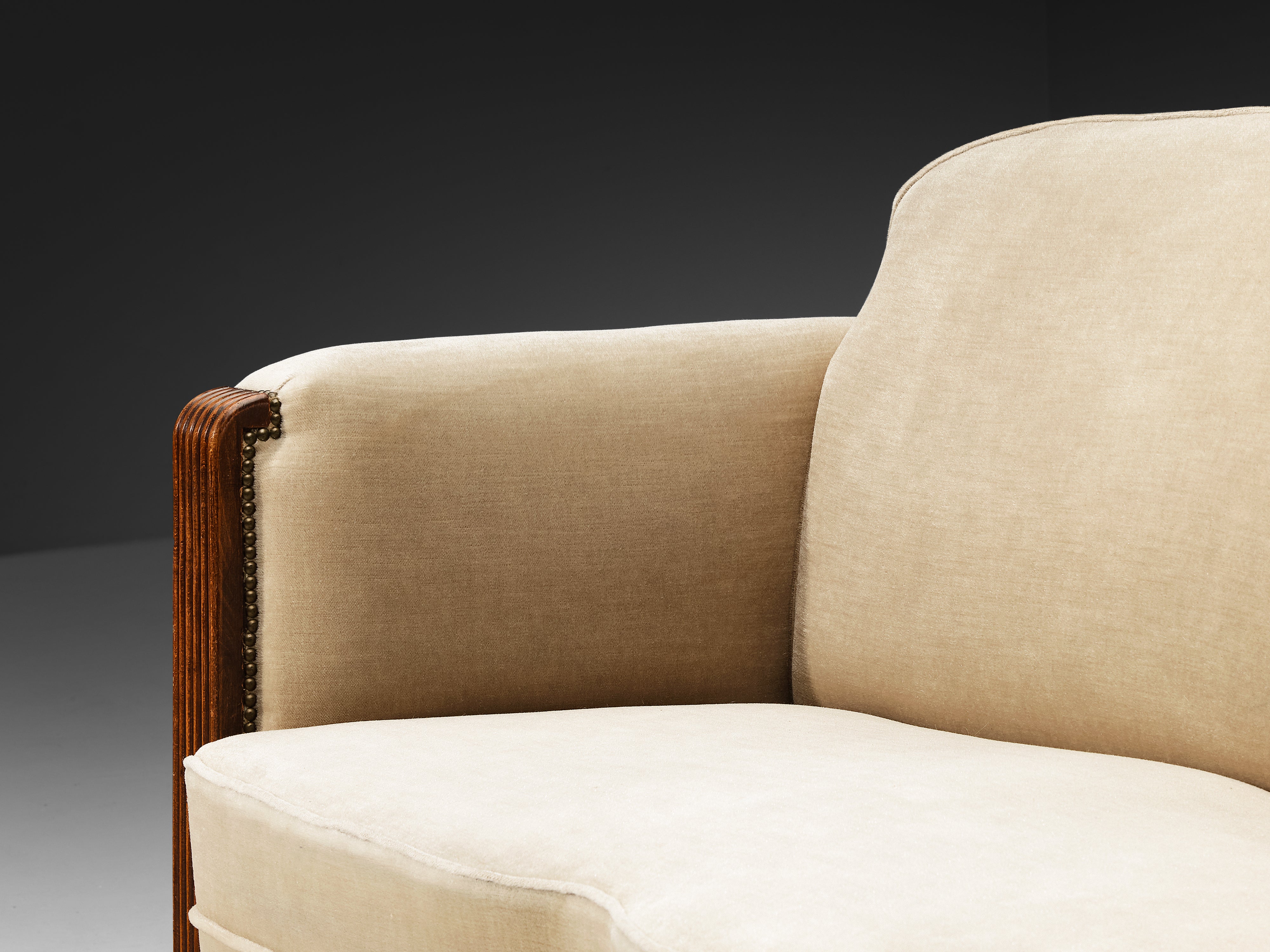 1930s Elegant Art Deco Sofa in Wood and Taupe Velvet Carved Fluted Feet Seating Morentz