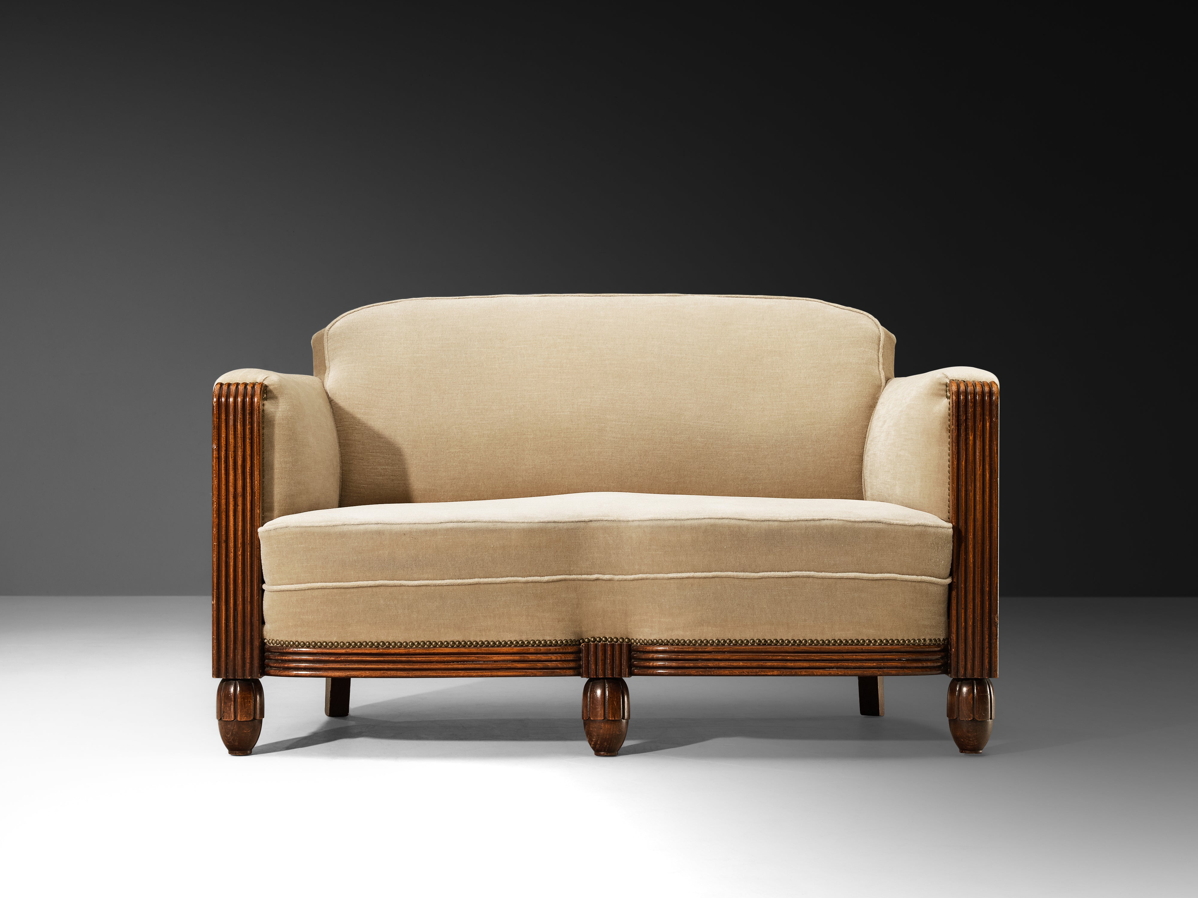 1930s Elegant Art Deco Sofa in Wood and Taupe Velvet Carved Fluted Feet Seating Morentz