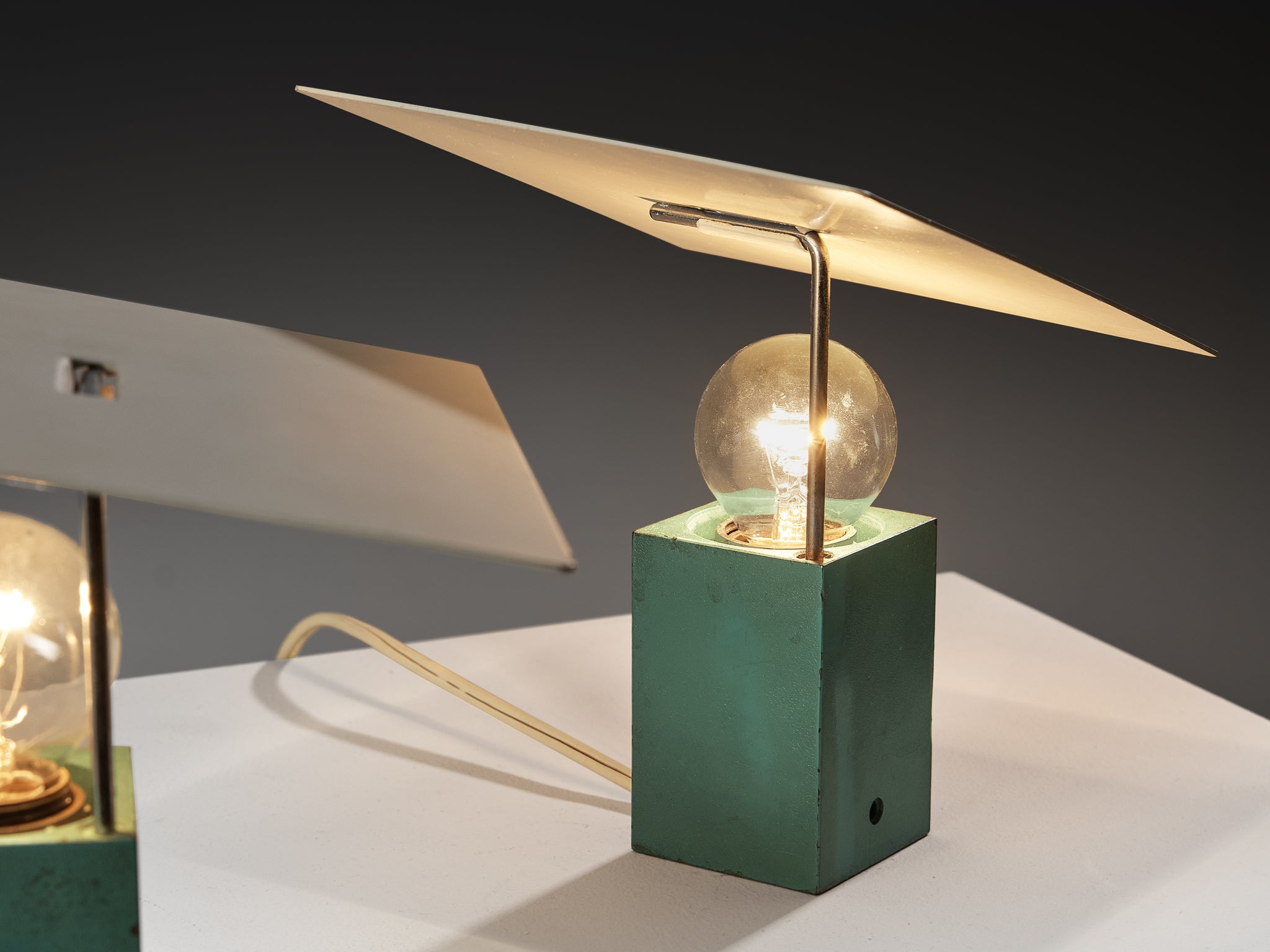 Rare Antonio Macchi For Arteluce Pair of '610' Table Lamps Lighting Morentz