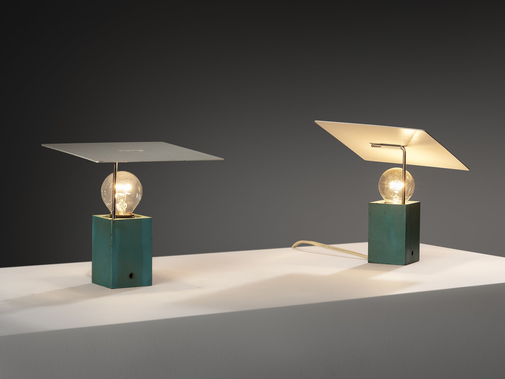 Rare Antonio Macchi For Arteluce Pair of '610' Table Lamps Lighting Morentz
