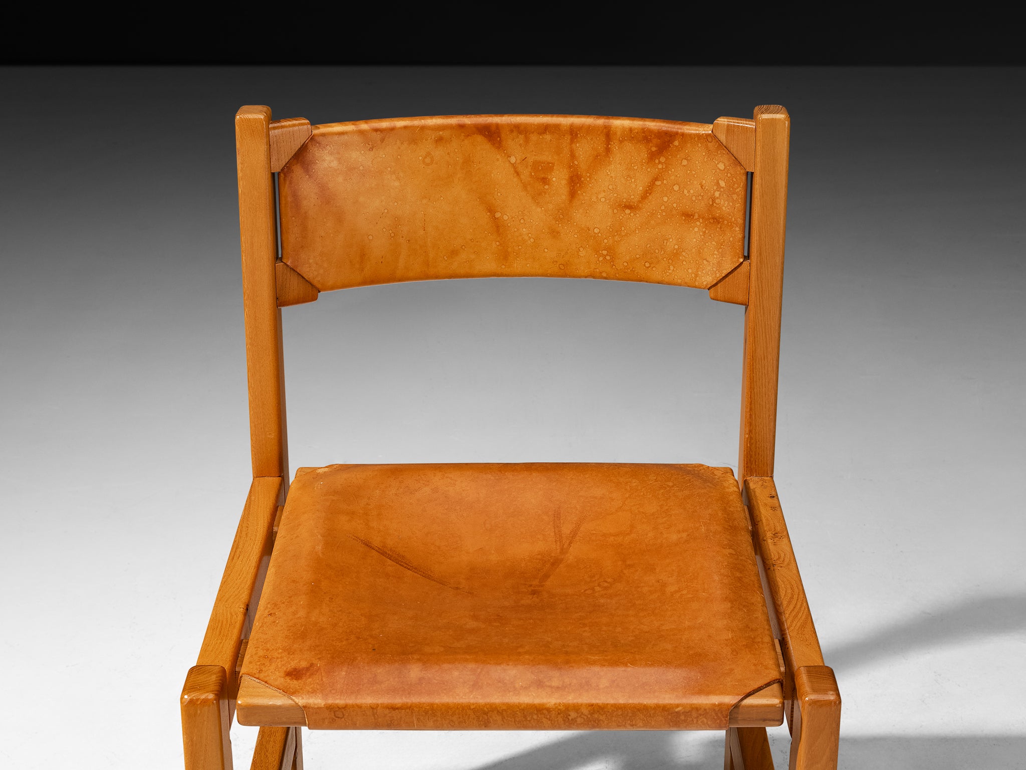 Maison Regain Set of Eight Dining Chairs in Solid Elm, Patinated Cognac Leather Seating Morentz