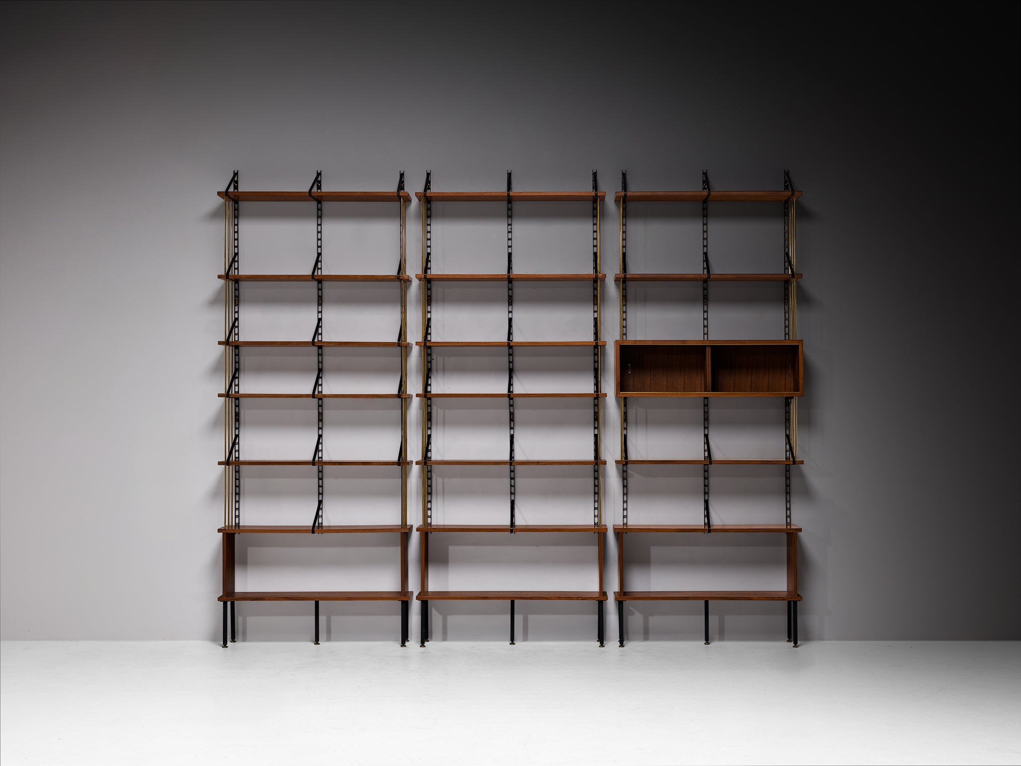 Large Italian Modular Wall Unit in Walnut, Brass and Steel 1960s Width 311cm/122in