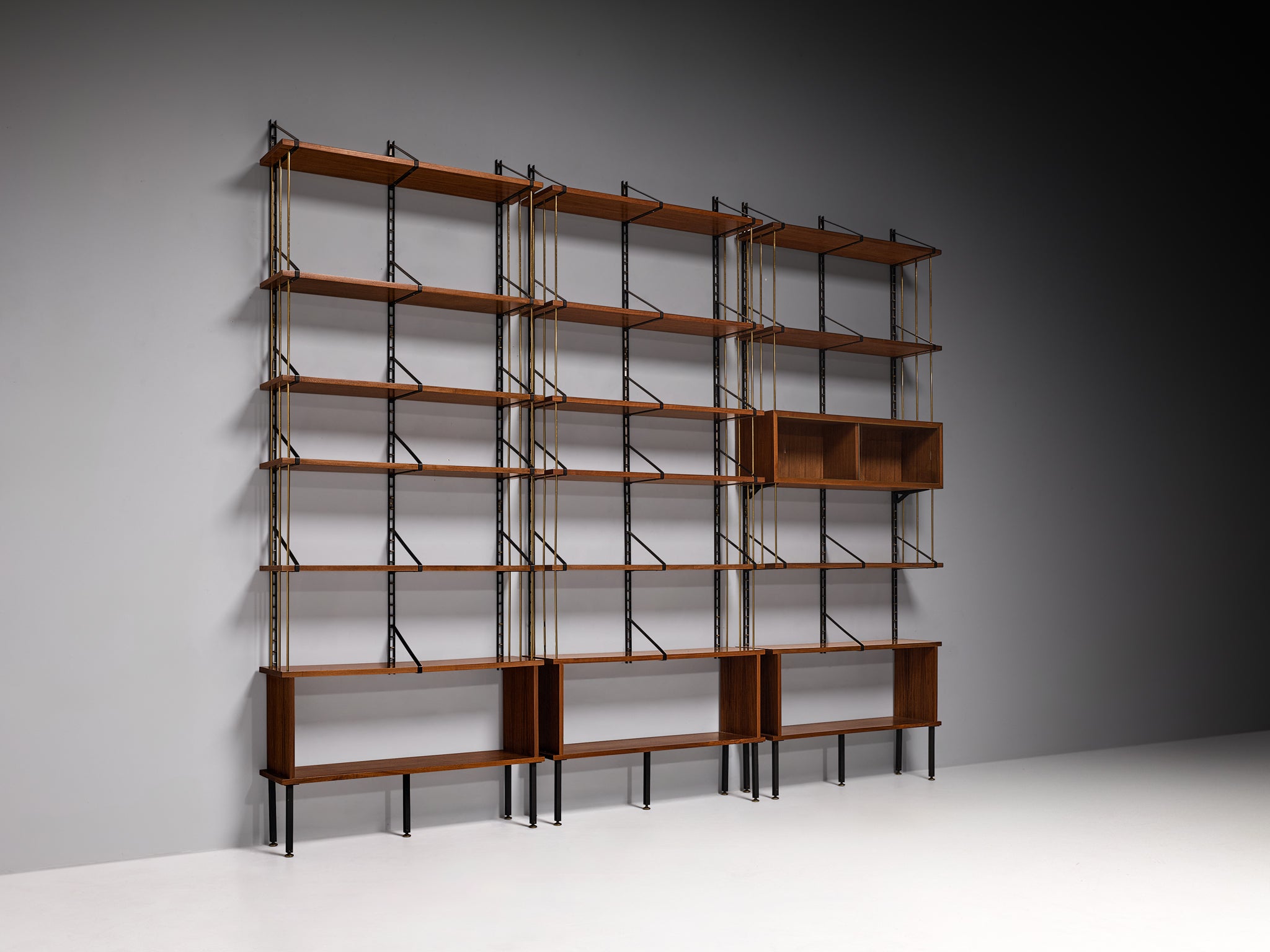 Large Italian Modular Wall Unit in Walnut, Brass and Steel 1960s Width 311cm/122in